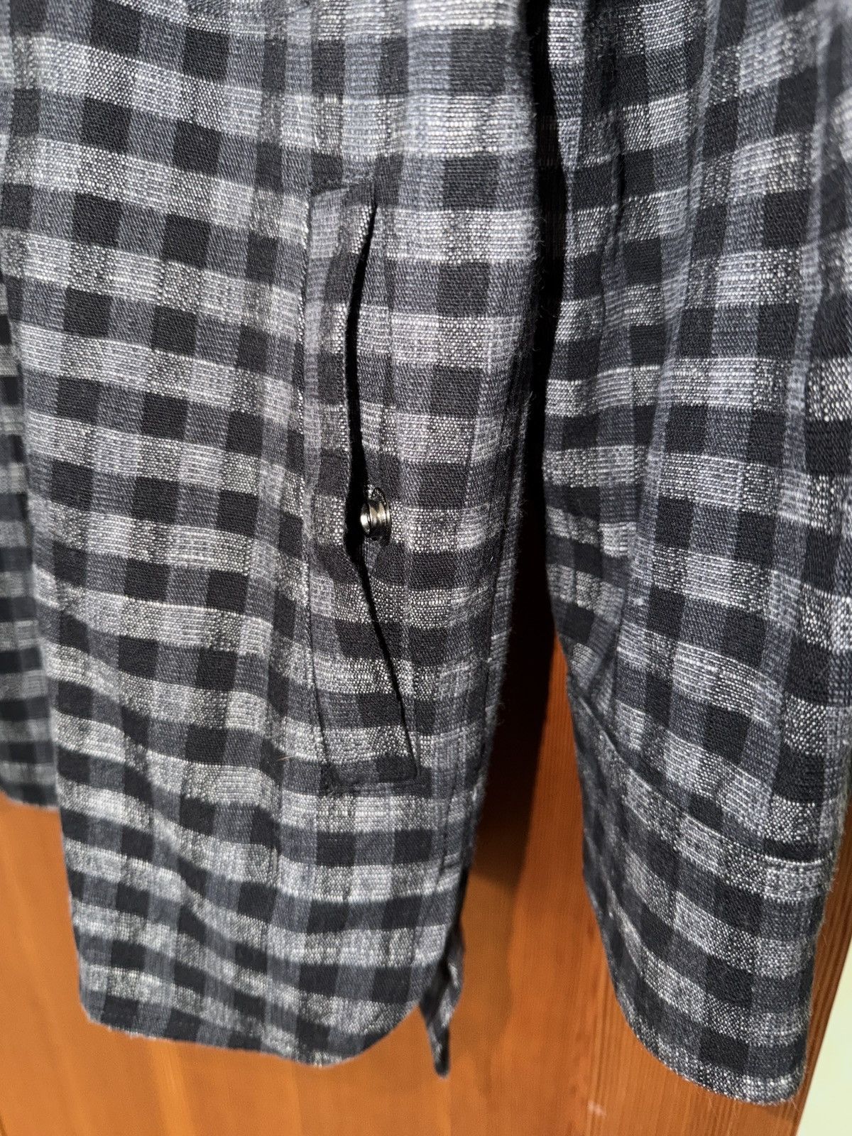 Acne Studios Acne Studios black gray check overshirt Size US L / EU 52-54 / 3 - 4 Thumbnail