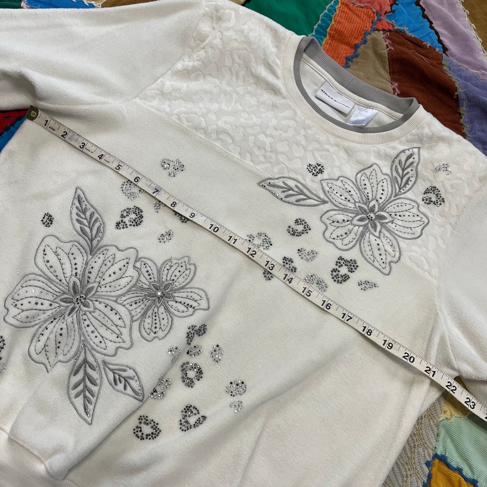 Other Alfred Dunner Floral White and Grey Crewneck Medium Size US M / EU 48-50 / 2 - 5 Thumbnail