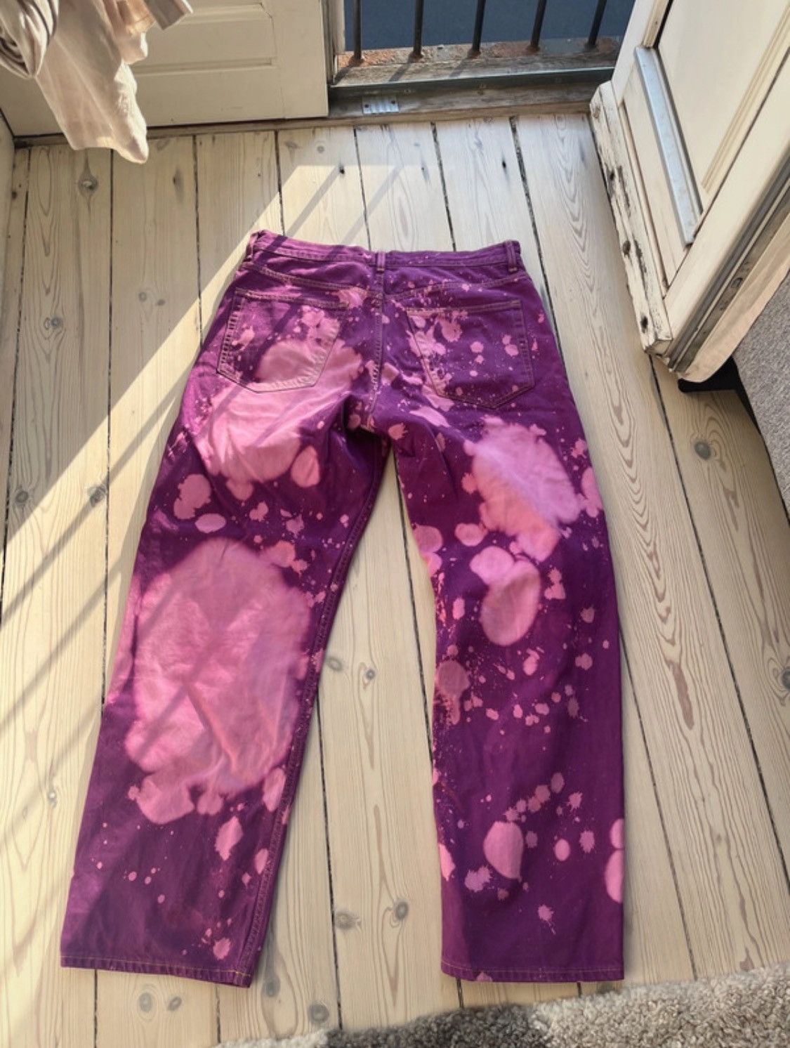 Weekday Custom bleached jeans Size US 32 / EU 48 - 2 Thumbnail
