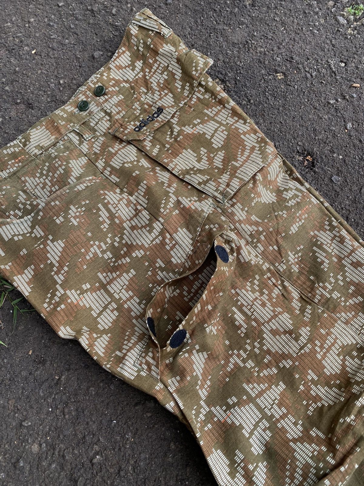 Adidas 00s Vintage Adidas Digital Camouflage Cargo Pant Size US 32 / EU 48 - 10 Thumbnail