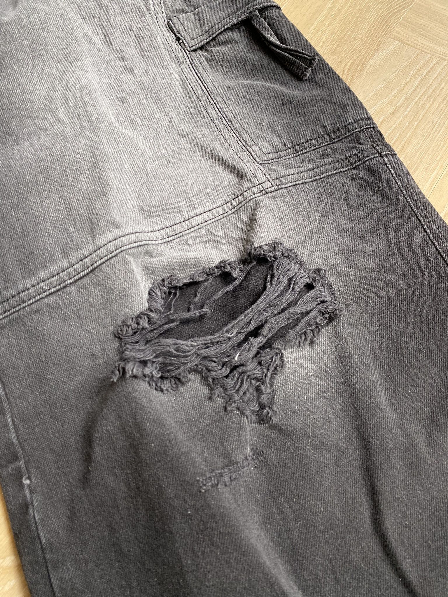 Han Kjobenhavn NWT $490 - Distressed Washed Denim Cargo Trousers Size US 32 / EU 48 - 7 Thumbnail