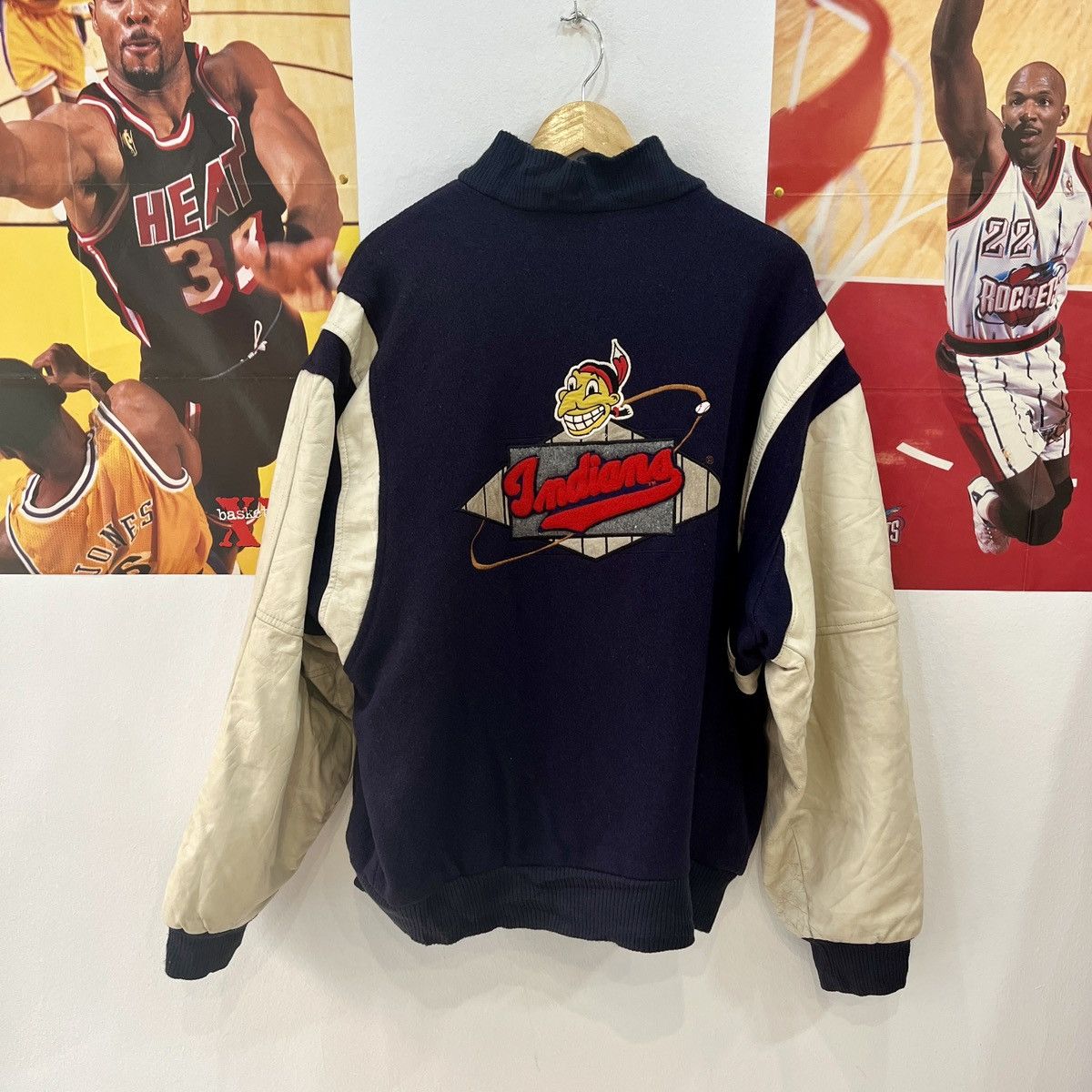 MLB × Starter × Vintage Vintage Cleveland Indians Identity INC 90’s Bomber Jacket Size US XL / EU 56 / 4 - 1 Thumbnail
