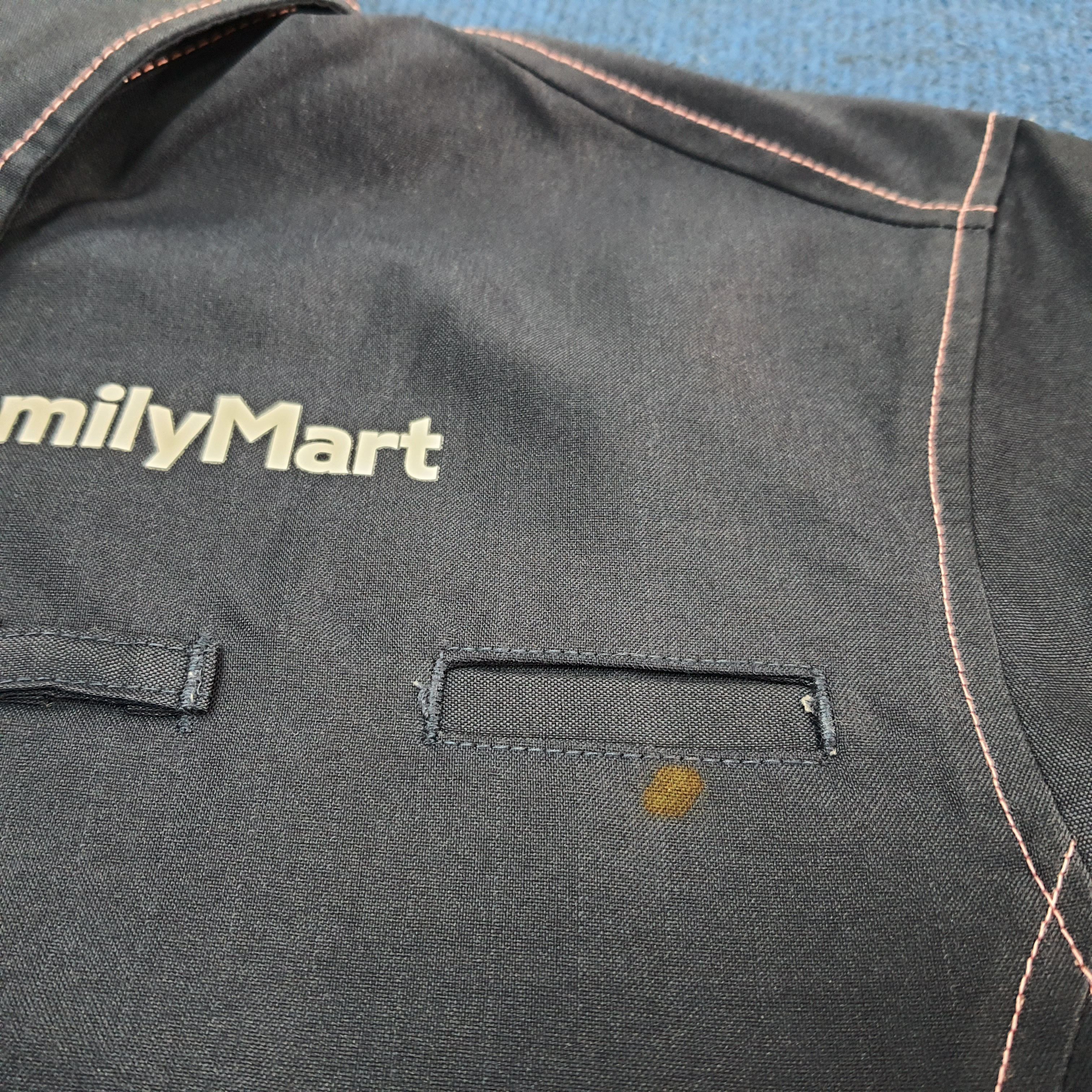 Japanese Brand Vintage Family Mart Staff Japan Uniform C249N1 Size US M / EU 48-50 / 2 - 8 Thumbnail