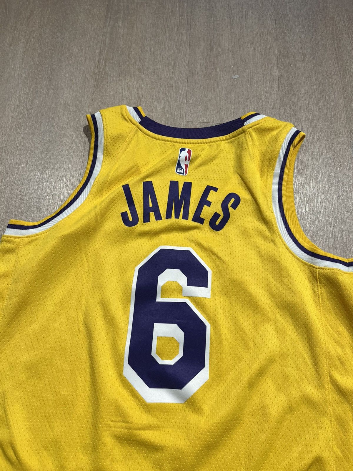 NBA Lebron James Jersey Medium 44 Size US M / EU 48-50 / 2 - 4 Thumbnail
