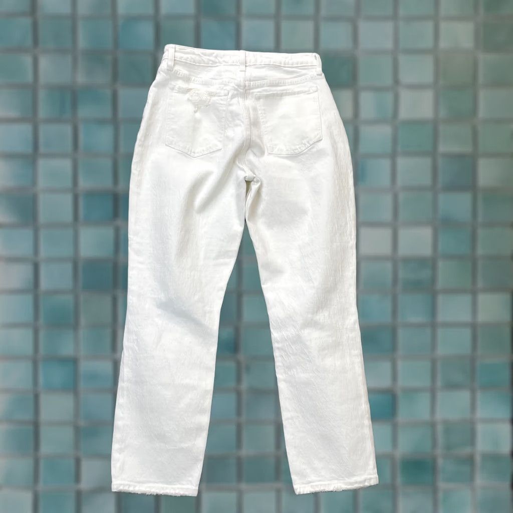 Abercrombie & Fitch Abercrombie & Fitch Jeans Womens 28 White Mom High Rise Curve Love Stretch Regular 5-Pocket Denim Inseam 25in Zipper Button Cotton Spandex Size 28" / US 6 / IT 42 - 1 Thumbnail