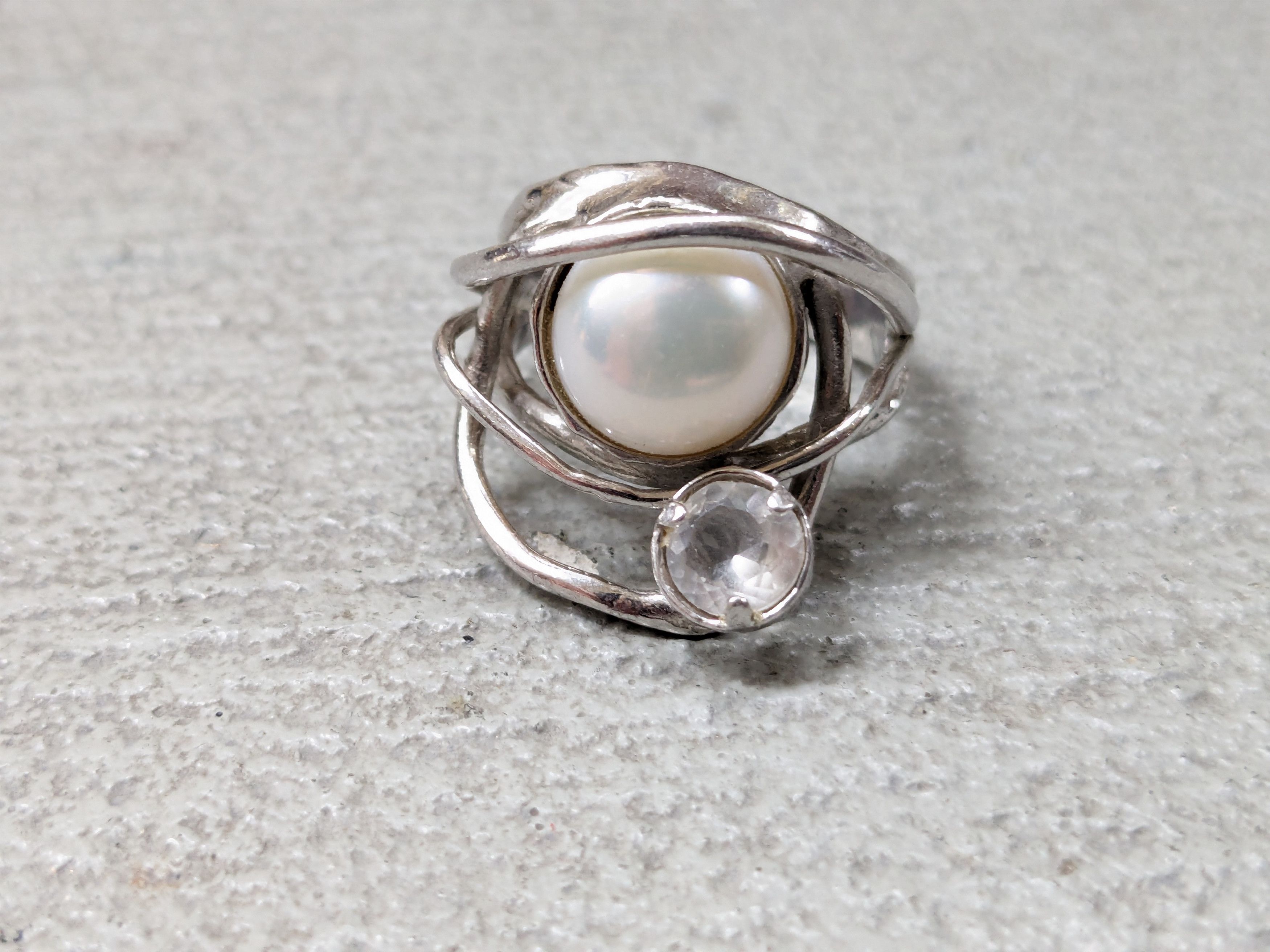 Jewelry Lirm Sterling Silver Ring Pearl Modern Avant Garde 7 Israel Size ONE SIZE - 1 Thumbnail