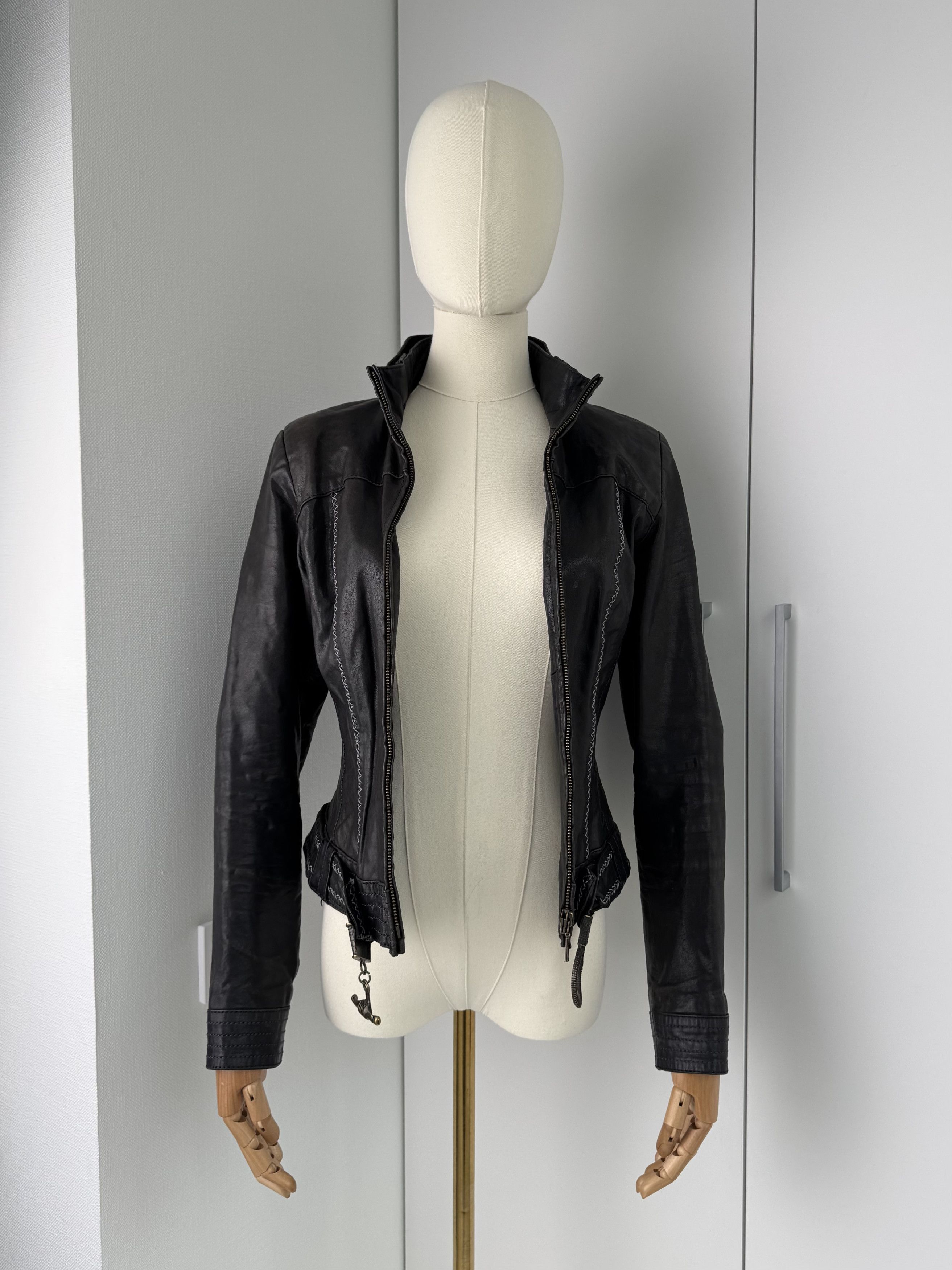 Vintage Women Black Leather Jacket Y2K Vintage Fitted Biker Zip Up Size S / US 4 / IT 40 - 3 Thumbnail