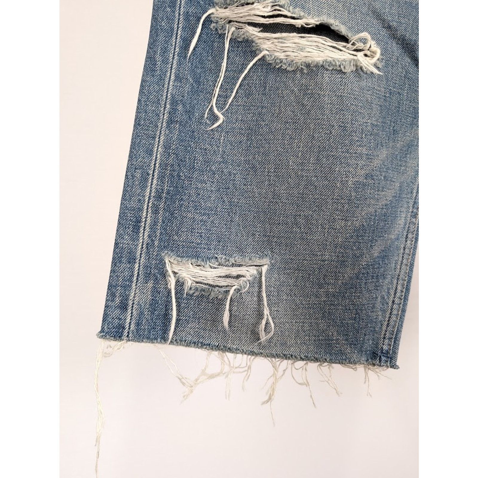 Celine o1rshd1 Denim Short Kurt Destroy in Rigid Indigo Size US 31 - 10 Thumbnail