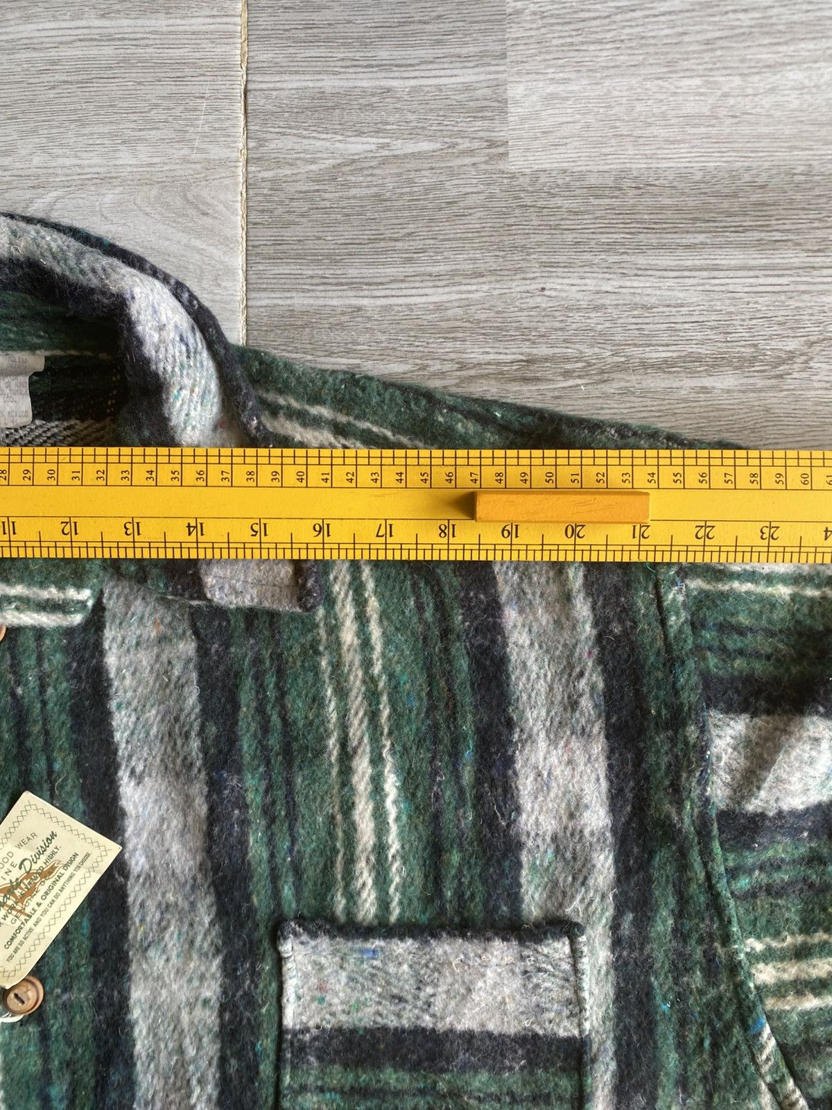 Japanese Brand Vintage Flannel Wood Button Size US L / EU 52-54 / 3 - 17 Thumbnail