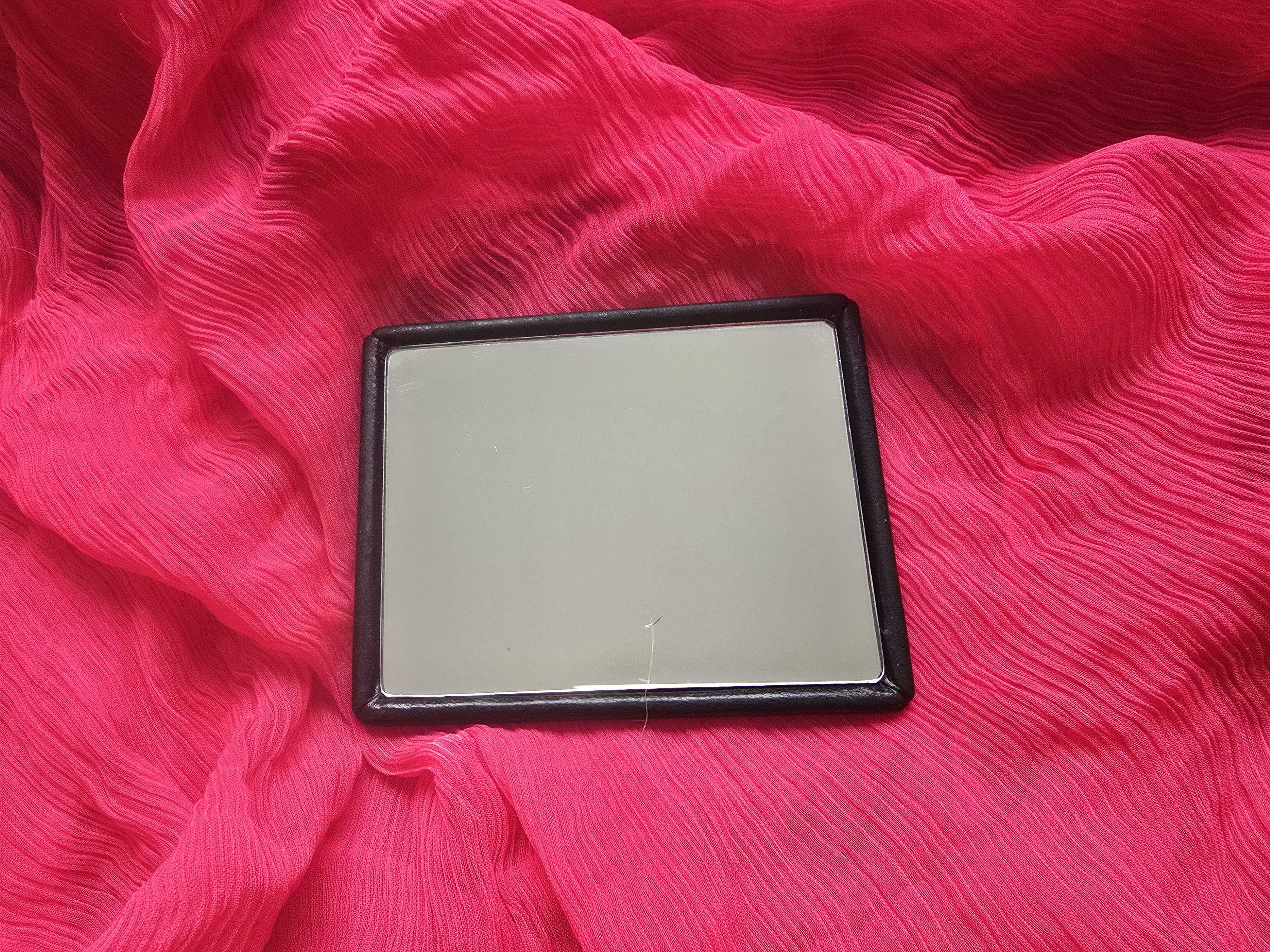 Bottega Veneta Luxury Designer: BOTTEGA VENETA Vntg Black Leather Mirror Size ONE SIZE - 13 Thumbnail