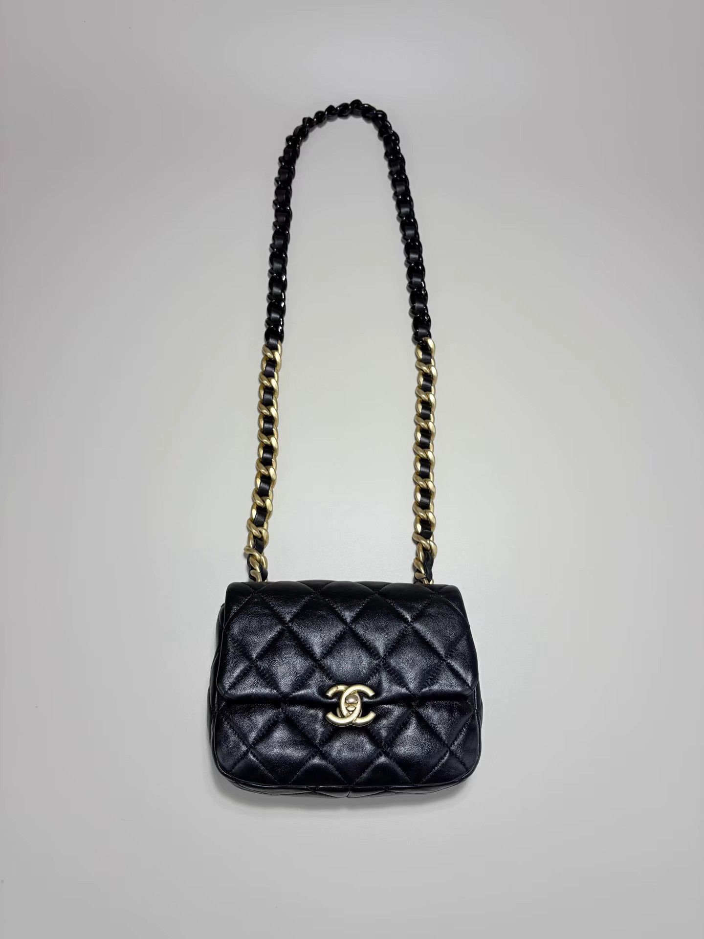 Chanel CHANEL 22S Lambskin Square Mini Crossbody K1 Size ONE SIZE - 2 Thumbnail