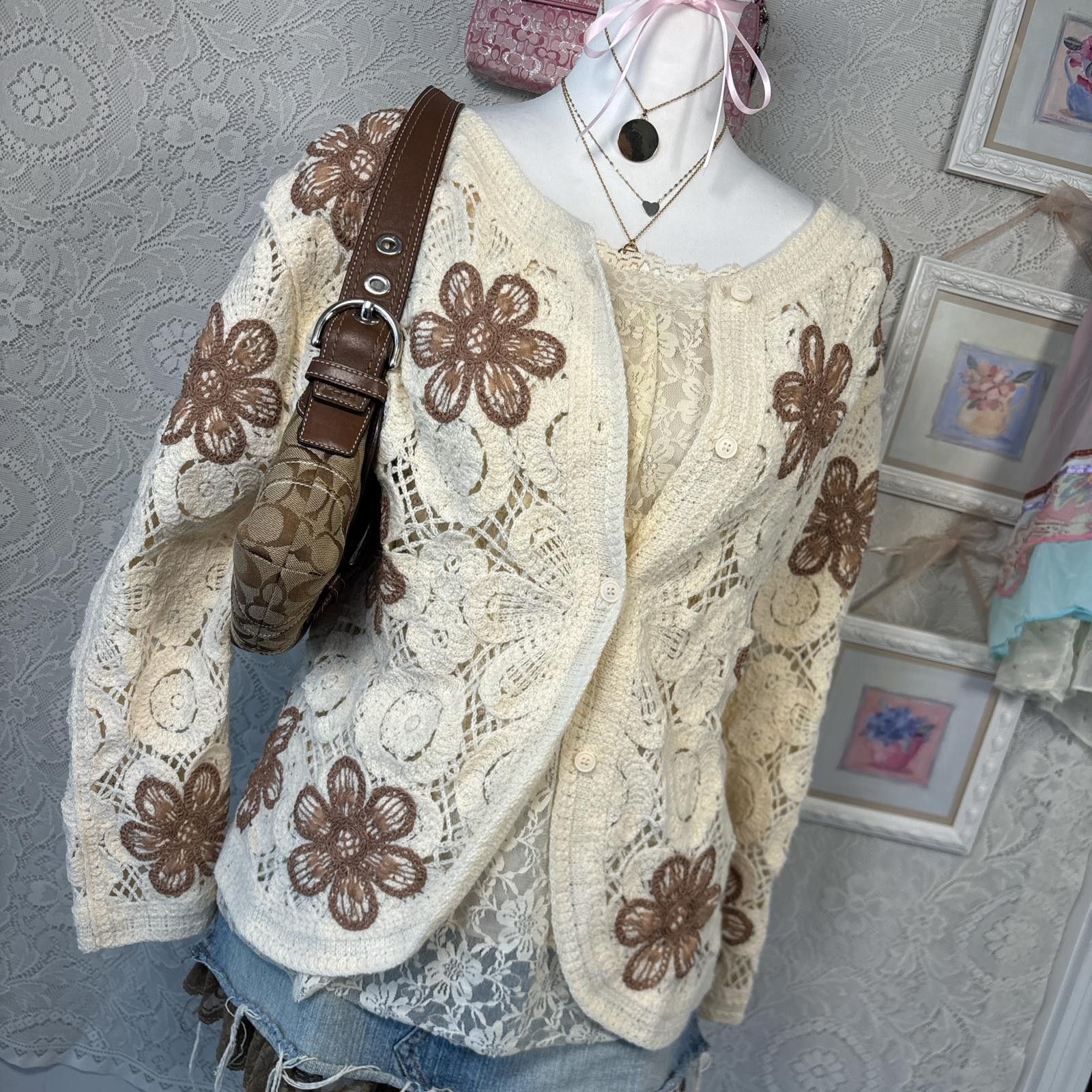 Other vintage cozy floral crochet cardigan Size L / US 10 / IT 46 - 4 Thumbnail