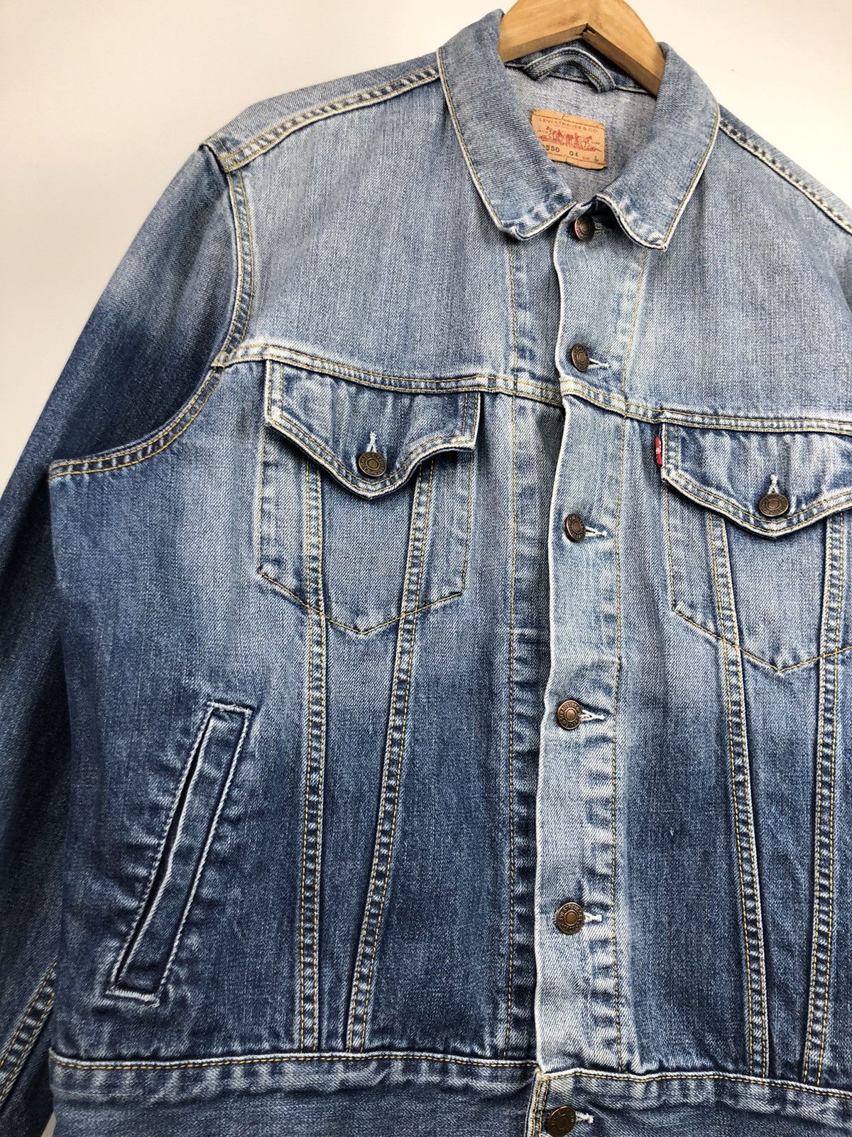Jean × Levi's × Levi's Vintage Clothing Vintage 90's Distressed Levi's Trucker Denim Jacket Rare Size US L / EU 52-54 / 3 - 5 Thumbnail
