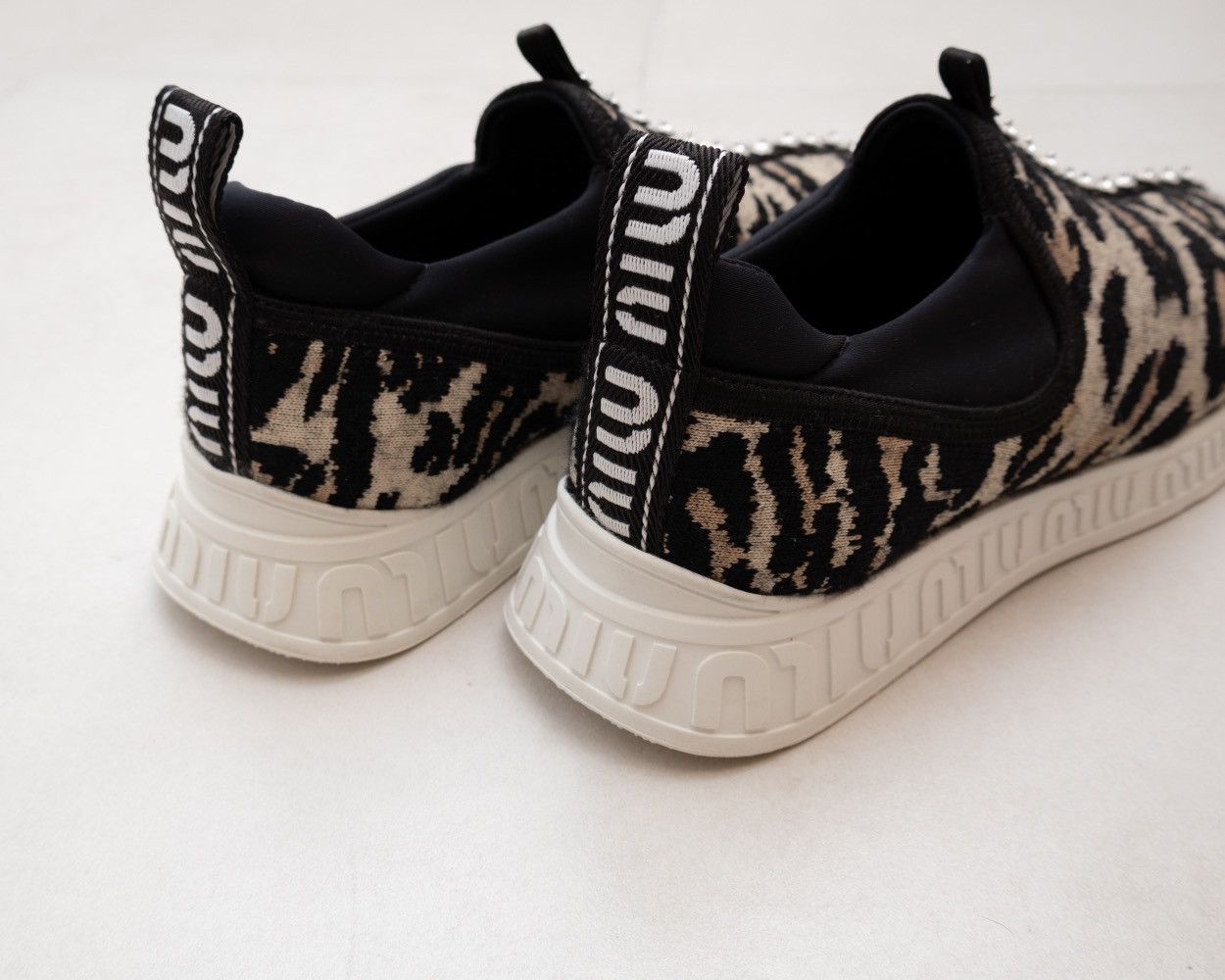 Miu Miu 830$MRP MIU MIU Women's Run Logo Sneakers SZ:EU:37/US:7 Size US 7 / IT 37 - 7 Thumbnail