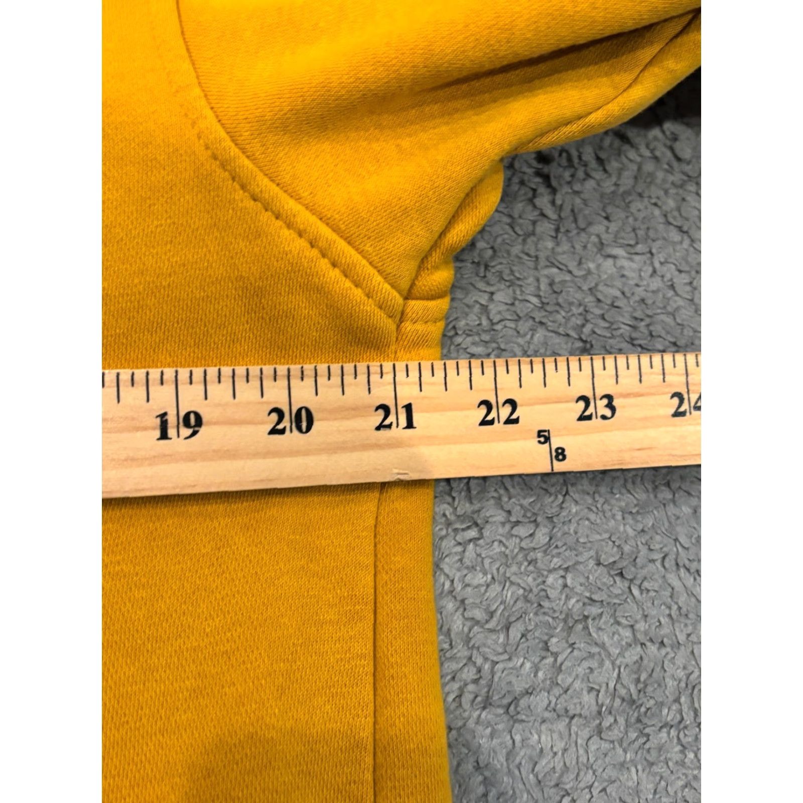 Levi's VINTAGE Levi's Crew Neck Sweatshirt Mens Small Yellow Long Sleeve Pullover Fleece FLAW Size US S / EU 44-46 / 1 - 4 Thumbnail
