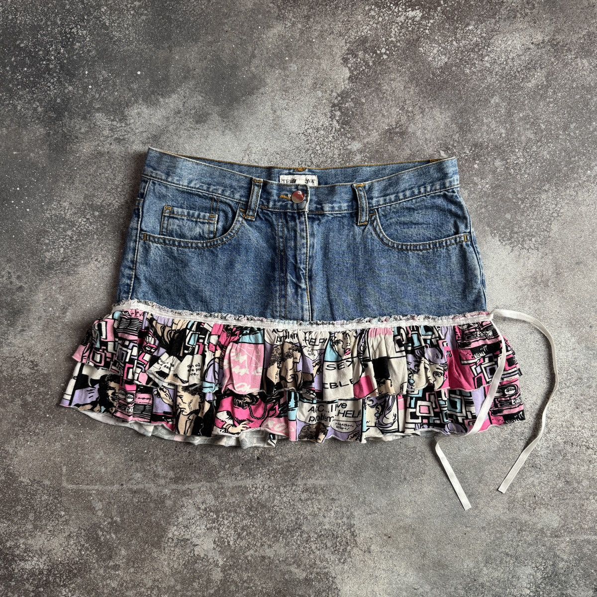 Hysteric Glamour Y2K Glam Comic Print Low Rise Ruffle Denim Mini Skirt Size 27" / US 4 / IT 40 - 1 Thumbnail