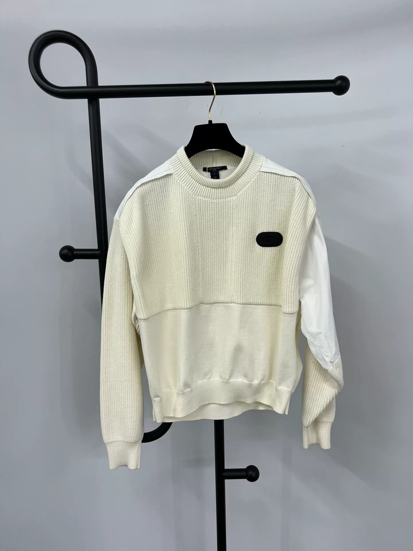 Louis Vuitton Louis Vuitton White Knit Paneled Sweatshirt Size S / US 4 / IT 40 - 1 Thumbnail