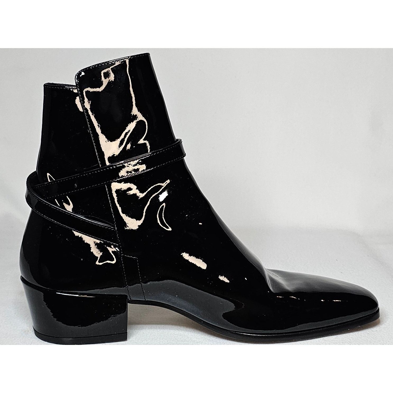 Yves Saint Laurent Saint Laurent Clementi Ankle Boot in black patent leathe Size US 6 / IT 36 - 5 Thumbnail