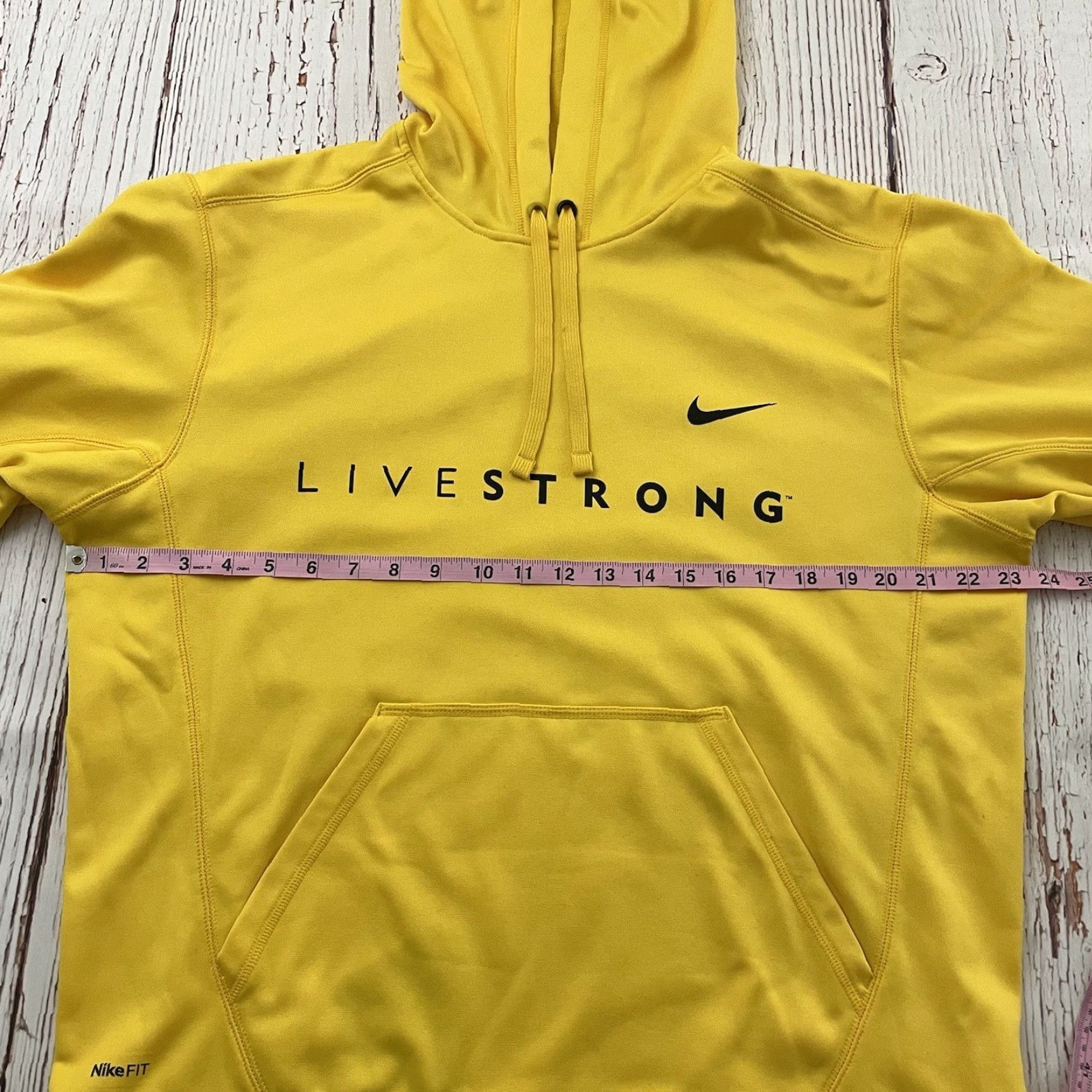 Nike VINTAGE Nike Livestrong ThermaFit Pullover Hoodie Mens M Yellow Size US M / EU 48-50 / 2 - 5 Thumbnail