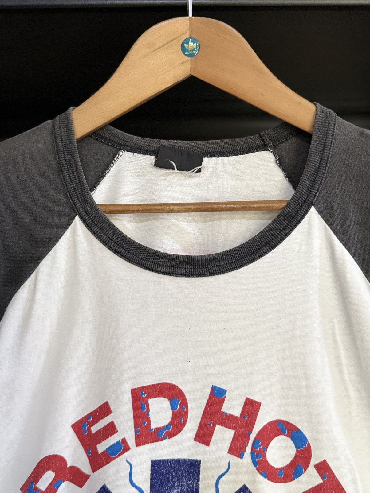 Band Tees Vintage 3q Red Hot Chili Peppers Boxy Sun Faded Tee Size US L / EU 52-54 / 3 - 5 Thumbnail