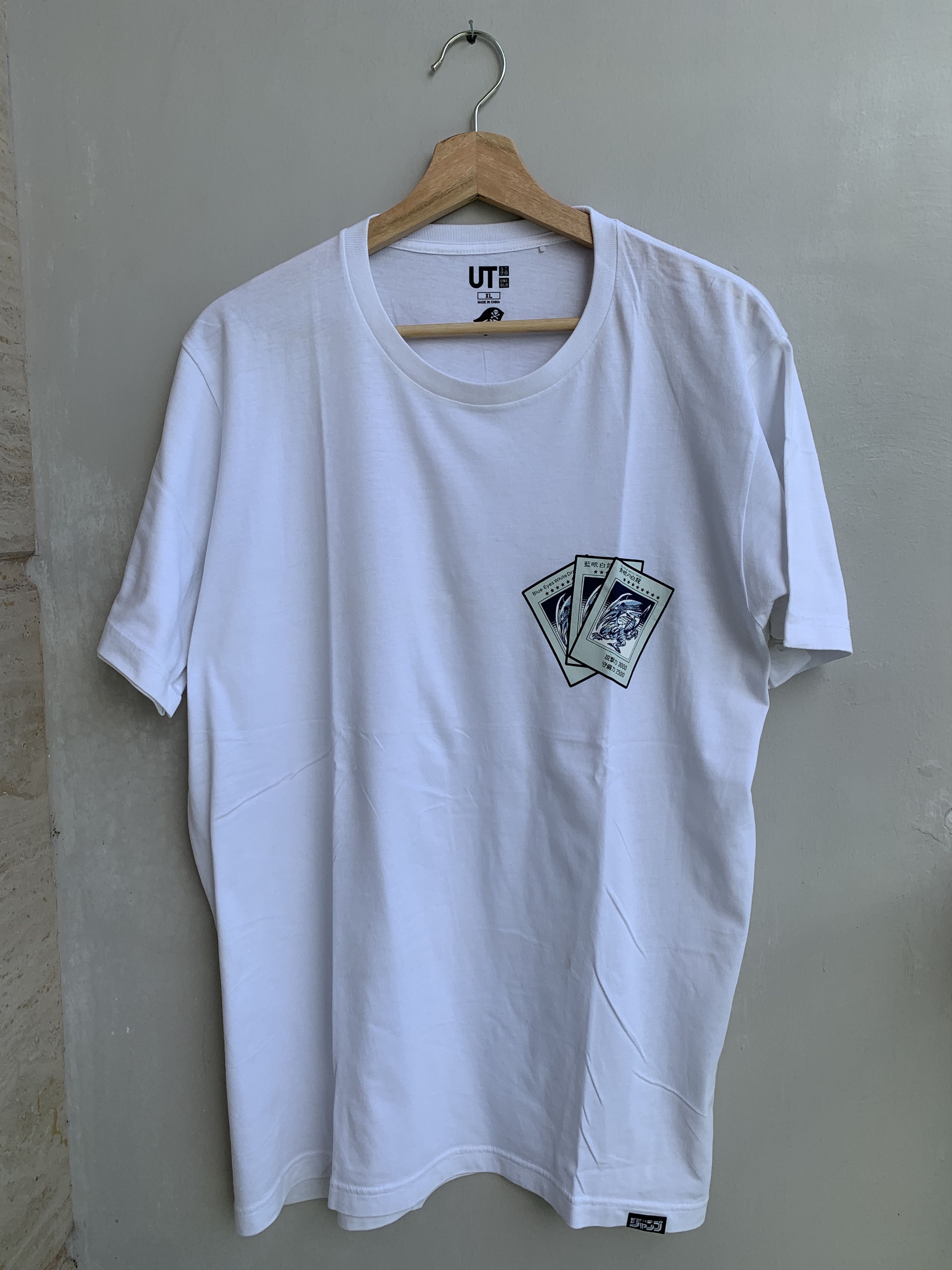 Anime × Japanese Brand × Uniqlo Uniqlo UT x 50th Shonen Yugioh 'Blue Eyes White Dragon' Size US XL / EU 56 / 4 - 2 Thumbnail