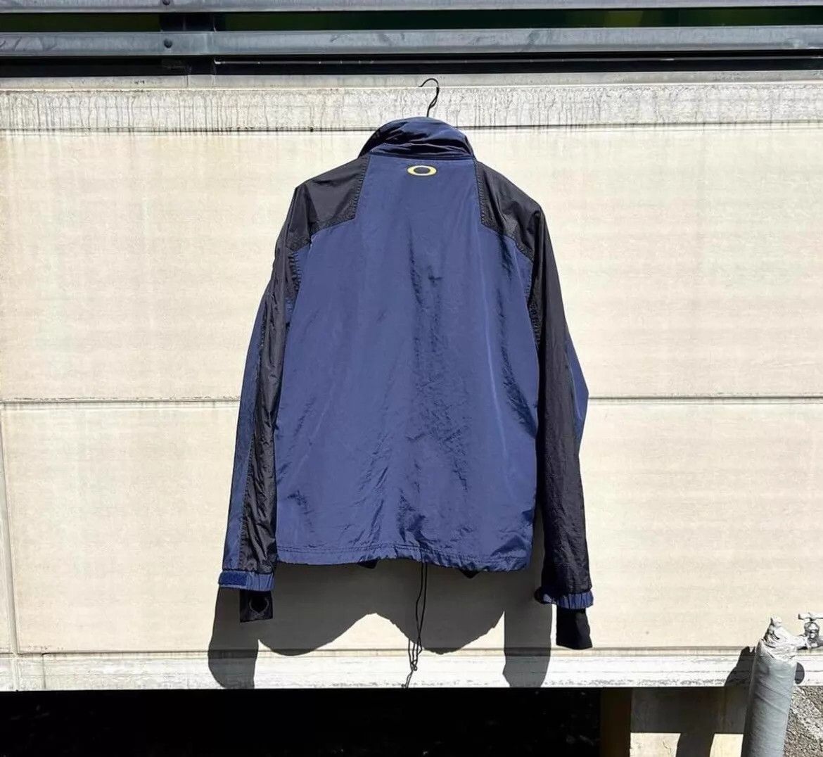Oakley Oakley Vintage Windbreak Ski Jacket L Size US L / EU 52-54 / 3 - 3 Thumbnail