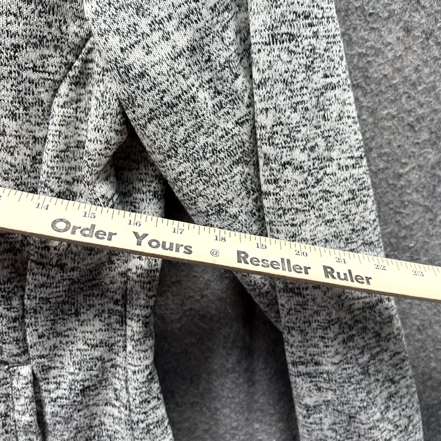 Vintage VINTAGE? No. Columbia Sweater Women S Heather Gray Pullover Fleece Hooded Logo Casual Size S / US 4 / IT 40 - 7 Thumbnail