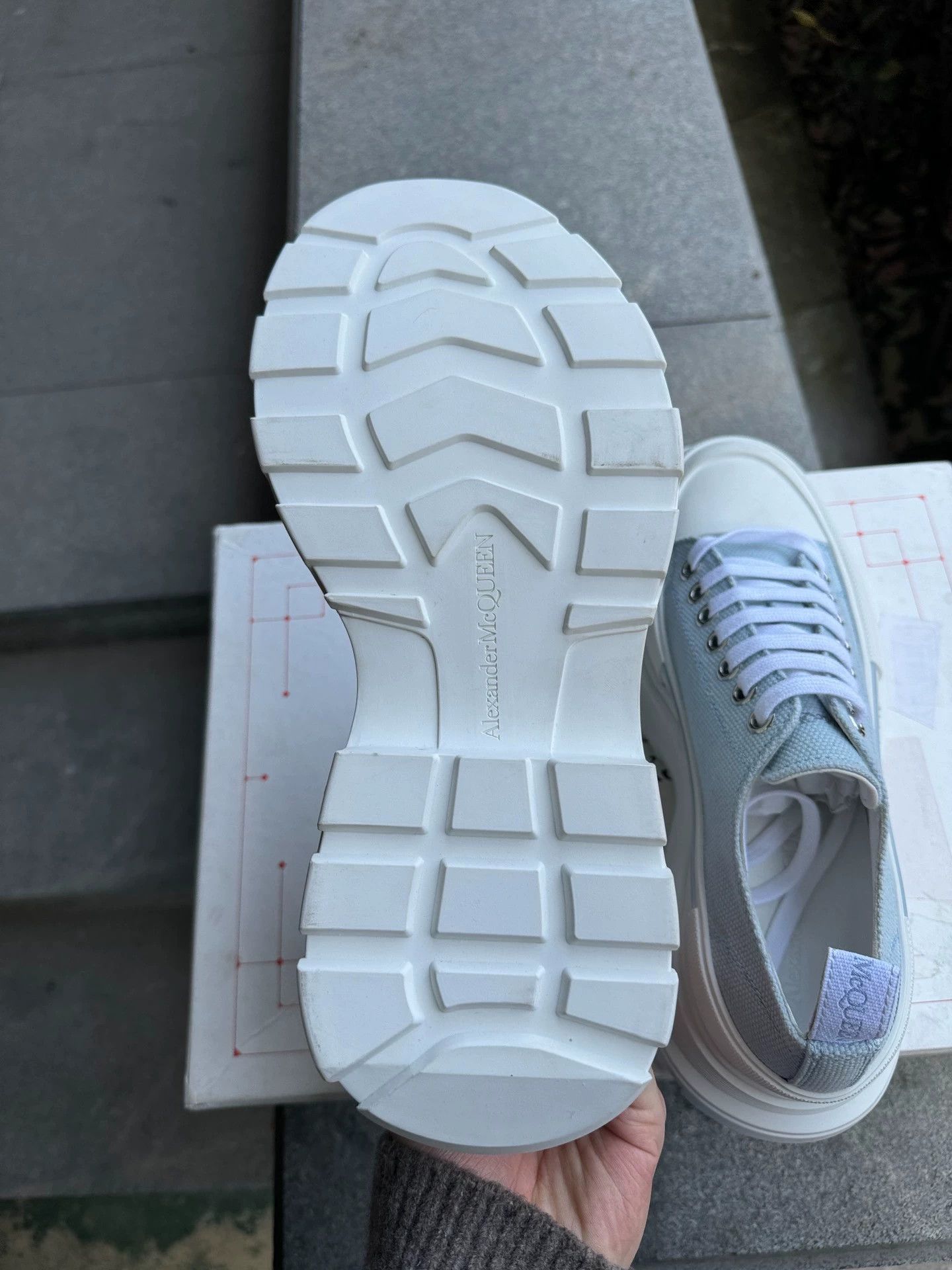 Alexander McQueen Alexander McQueen Tread Slick low top sky blue 40 Size US 9.5 / IT 39.5 - 7 Thumbnail