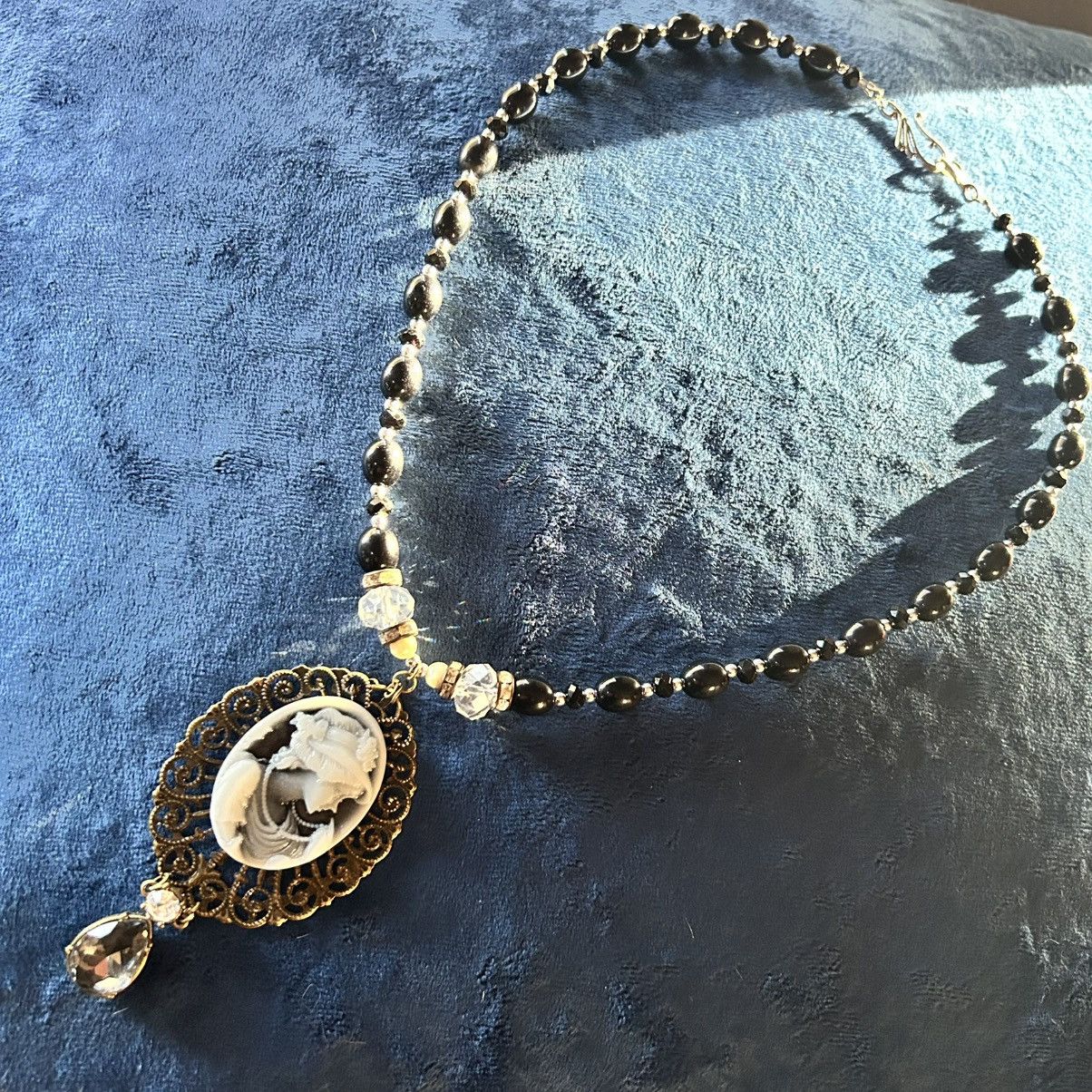 Handmade Handcrafted opalescent charcoal Victorian cameo necklace Size ONE SIZE - 5 Thumbnail
