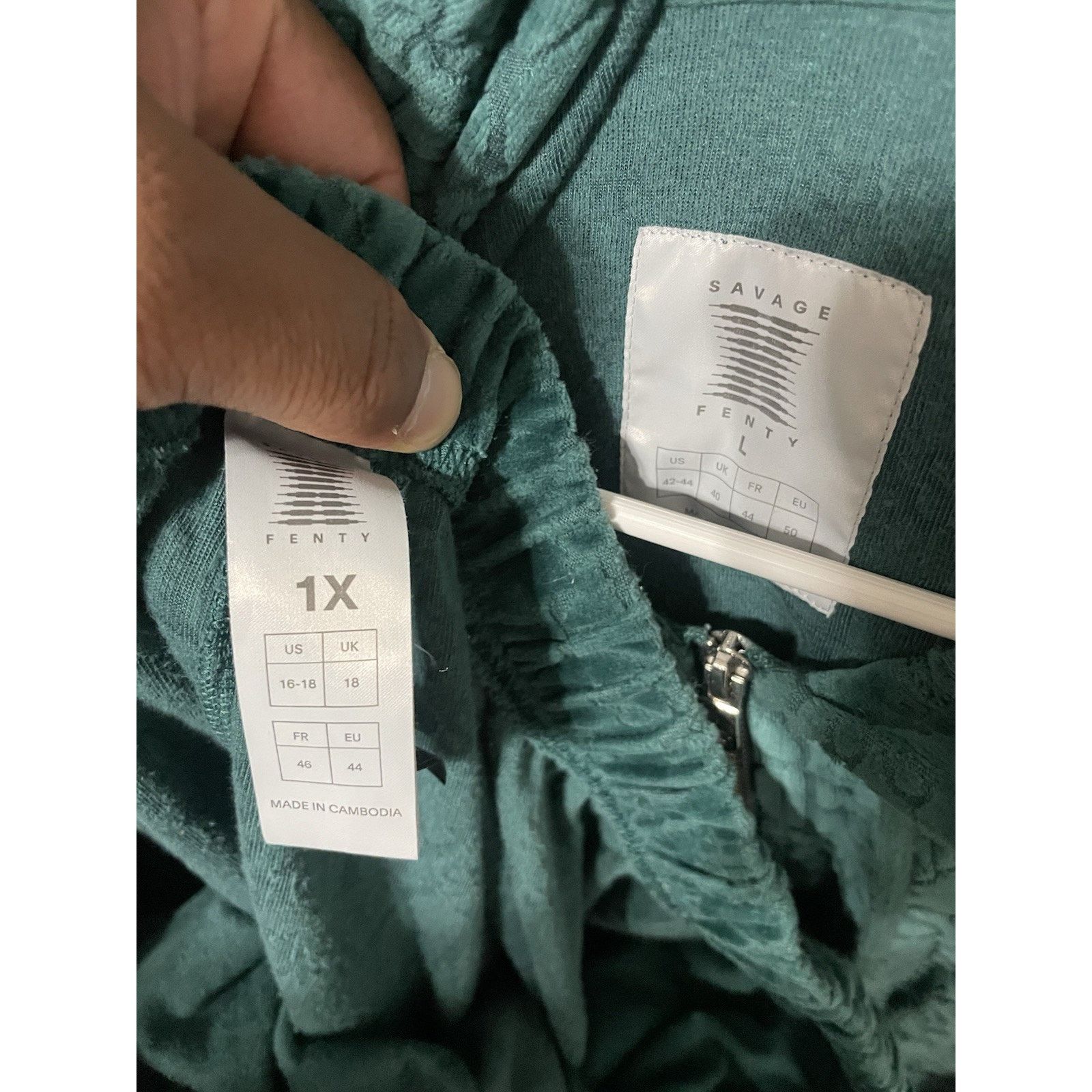 Fenty Size L/1XL-Men’s Savage Fenty Script Velour Green sweat Set Size US L / EU 52-54 / 3 - 5 Thumbnail