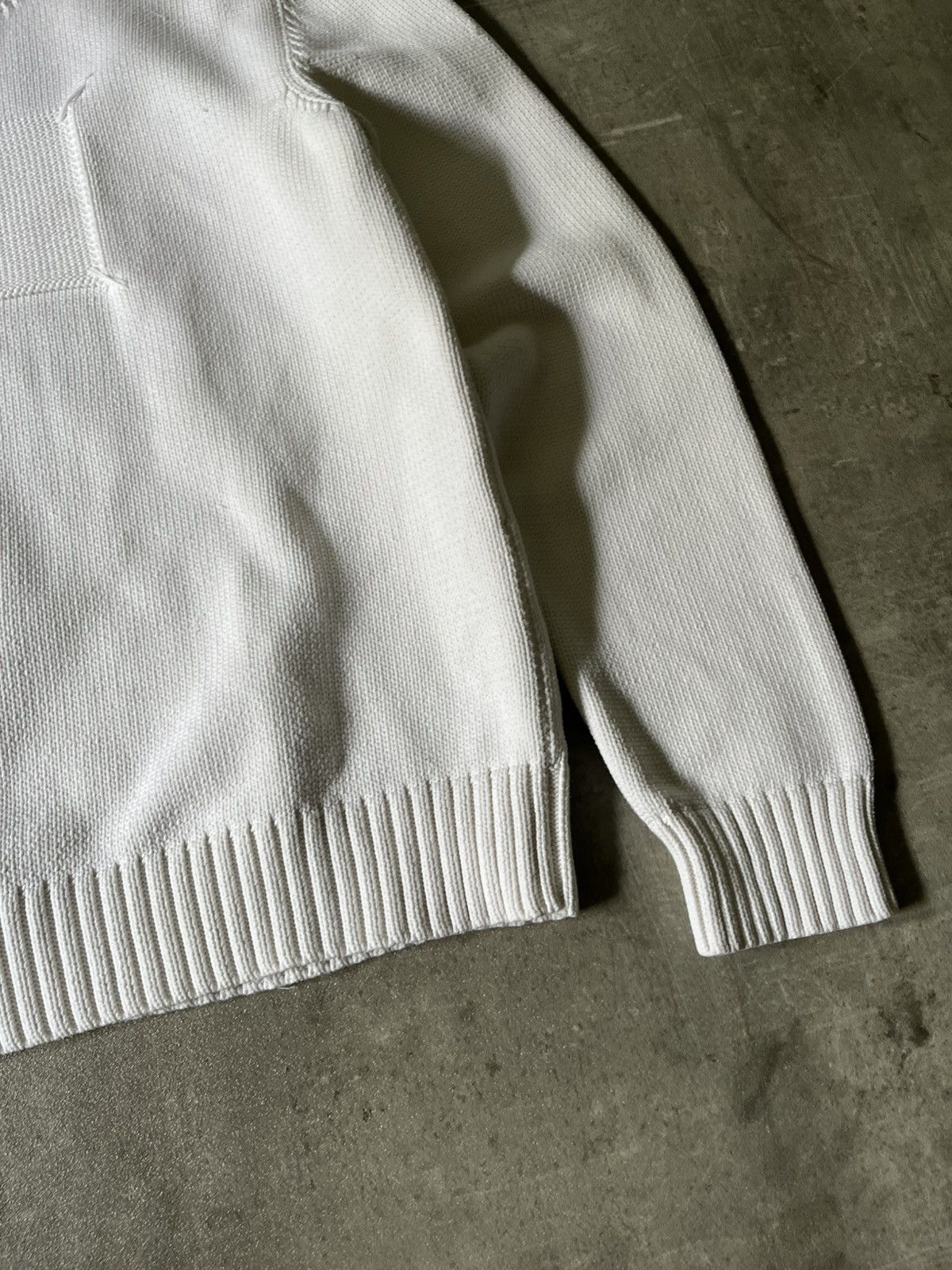 Maison Margiela Maison Margiela S/S 20 tag on chest white sweater rare Size US L / EU 52-54 / 3 - 3 Thumbnail