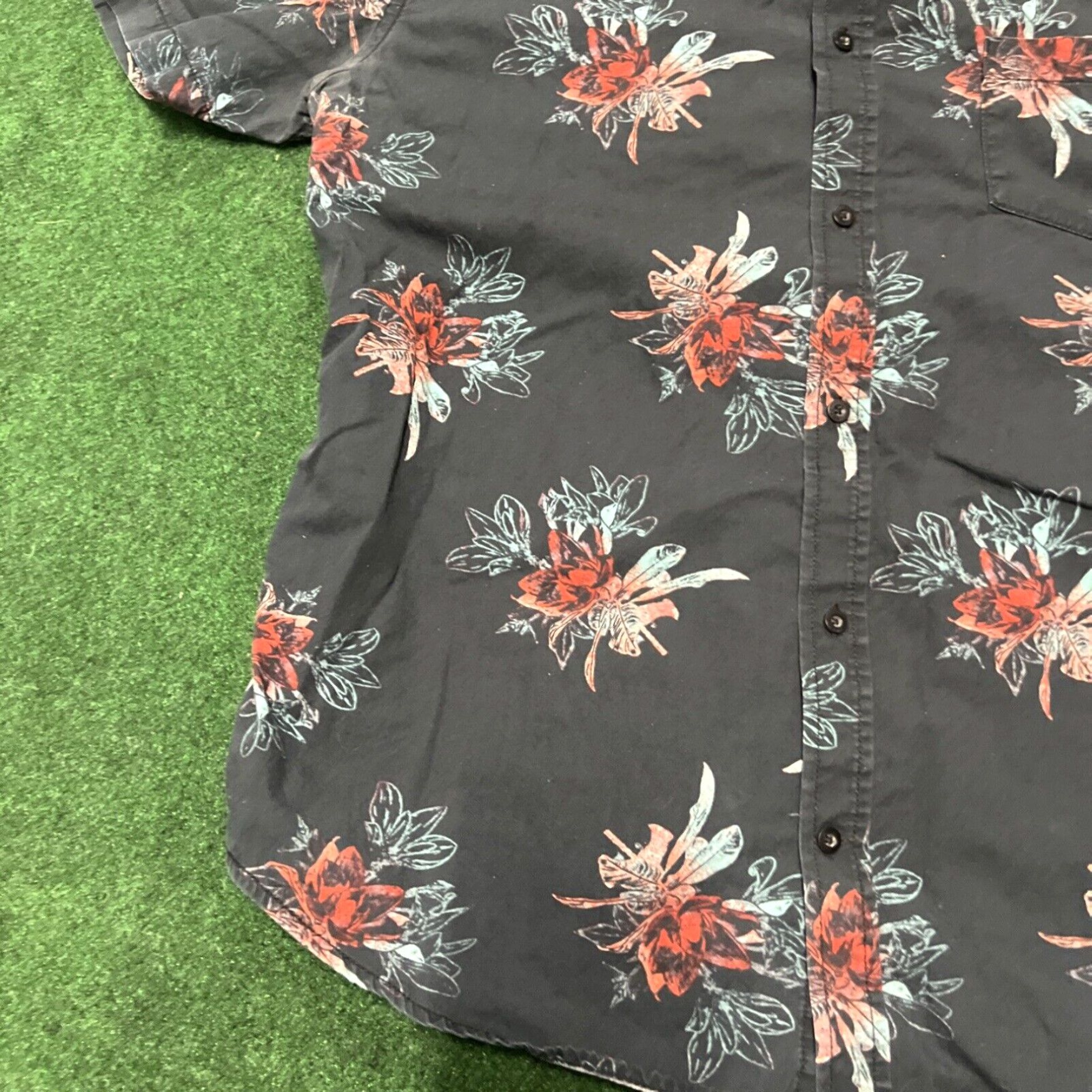Vintage Tony Hawk Men's Red Flowers Short Sleeve Shirt Size XXL Size US XXL / EU 58 / 5 - 2 Thumbnail