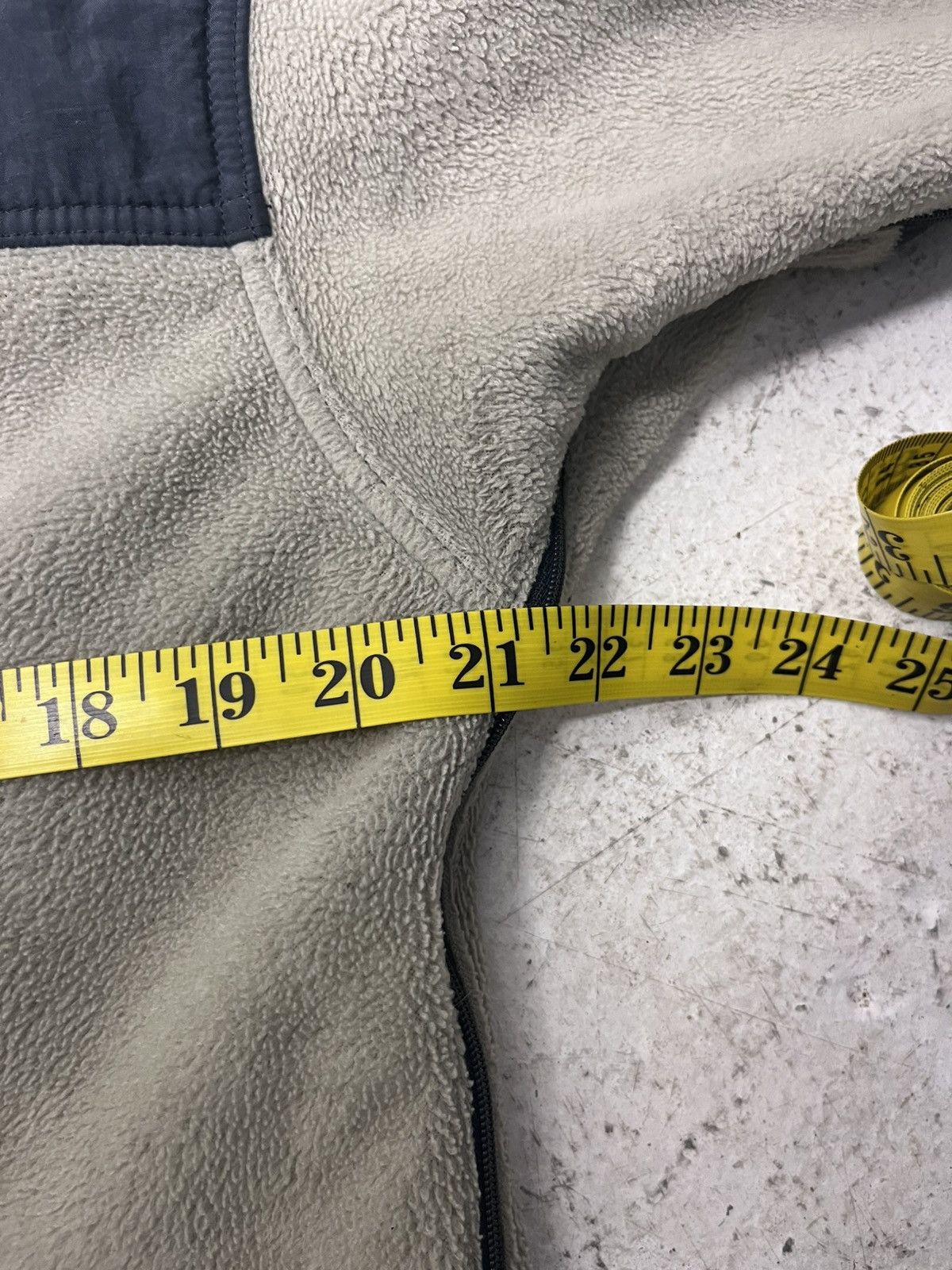 Columbia Vintage tan and grey columbia fleece Size US M / EU 48-50 / 2 - 4 Thumbnail