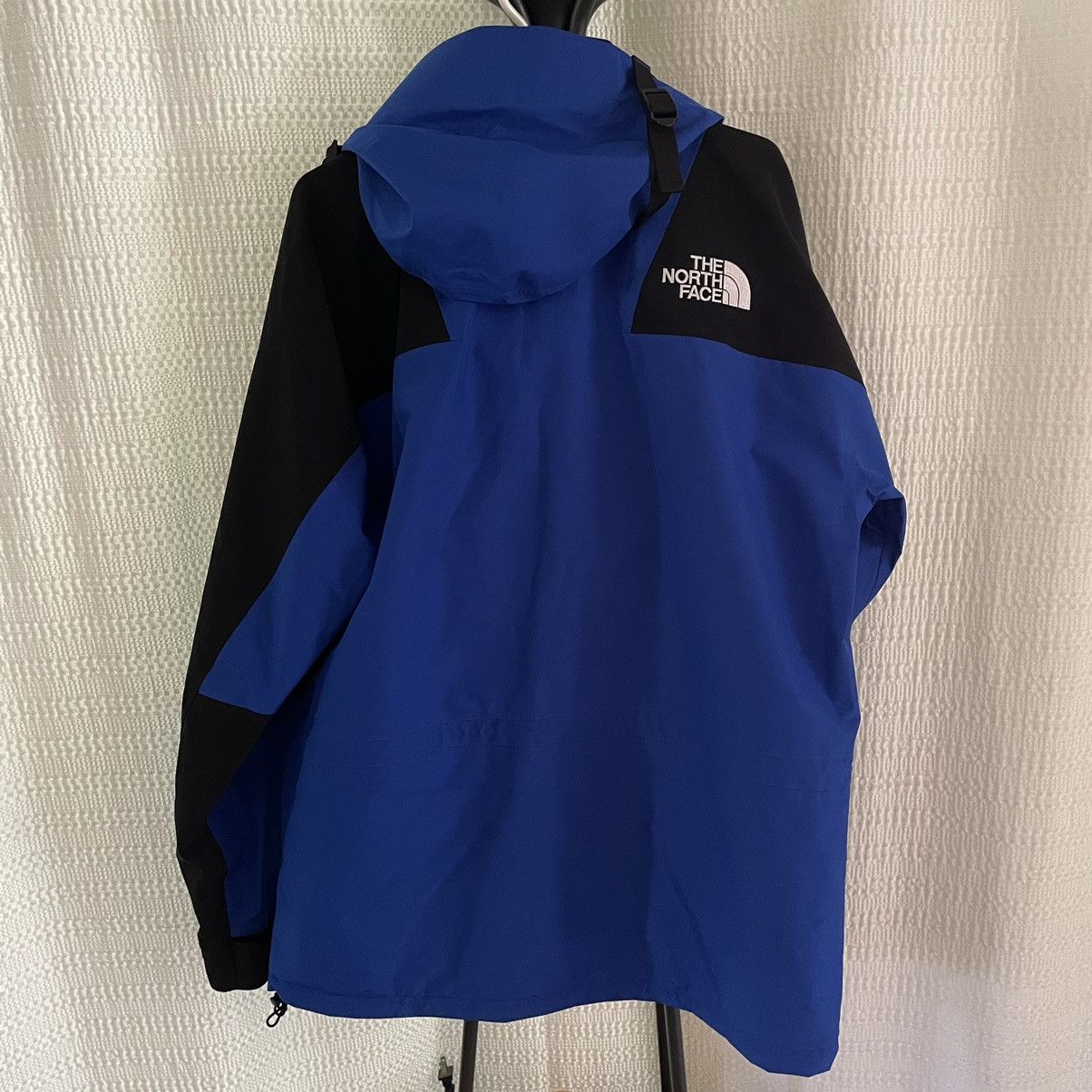 The North Face 1994 Retro Mountain Light FUTURELIGHT™ Jacket Men's Medium Size US L / EU 52-54 / 3 - 2 Thumbnail