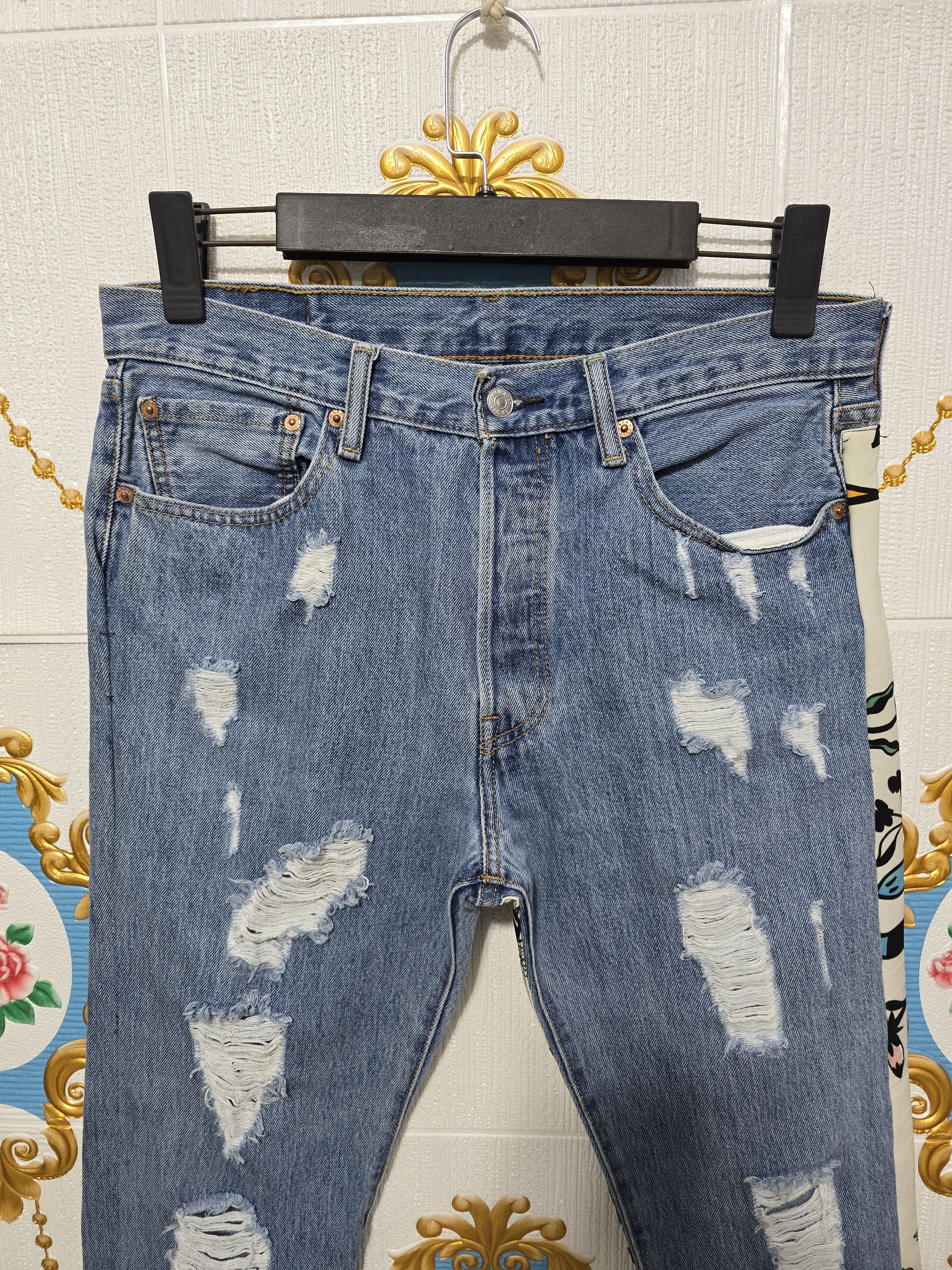 Levi's Levi's 501 Original jeans featuring a patchwork design Size US 33 - 2 Thumbnail