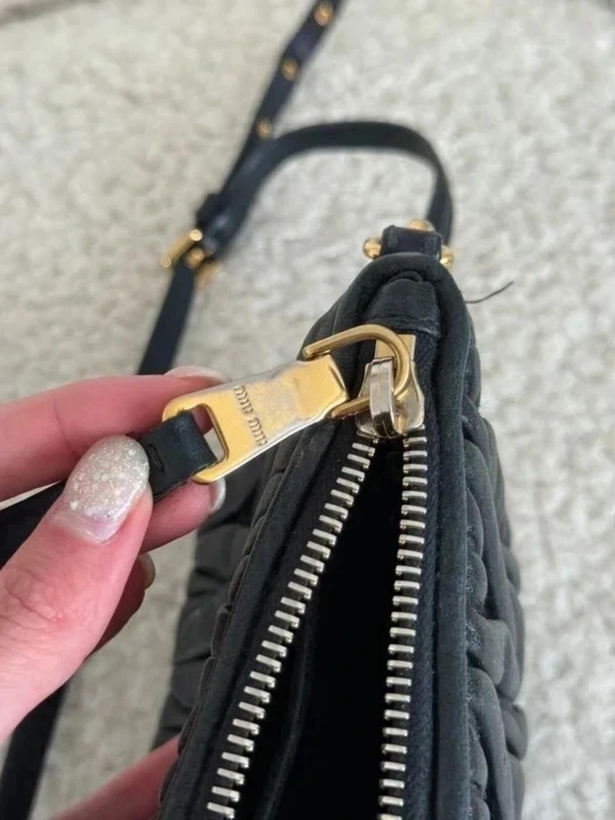 Miu Miu Miu Miu matelassé leather shoulder bag in black Size ONE SIZE - 11 Thumbnail