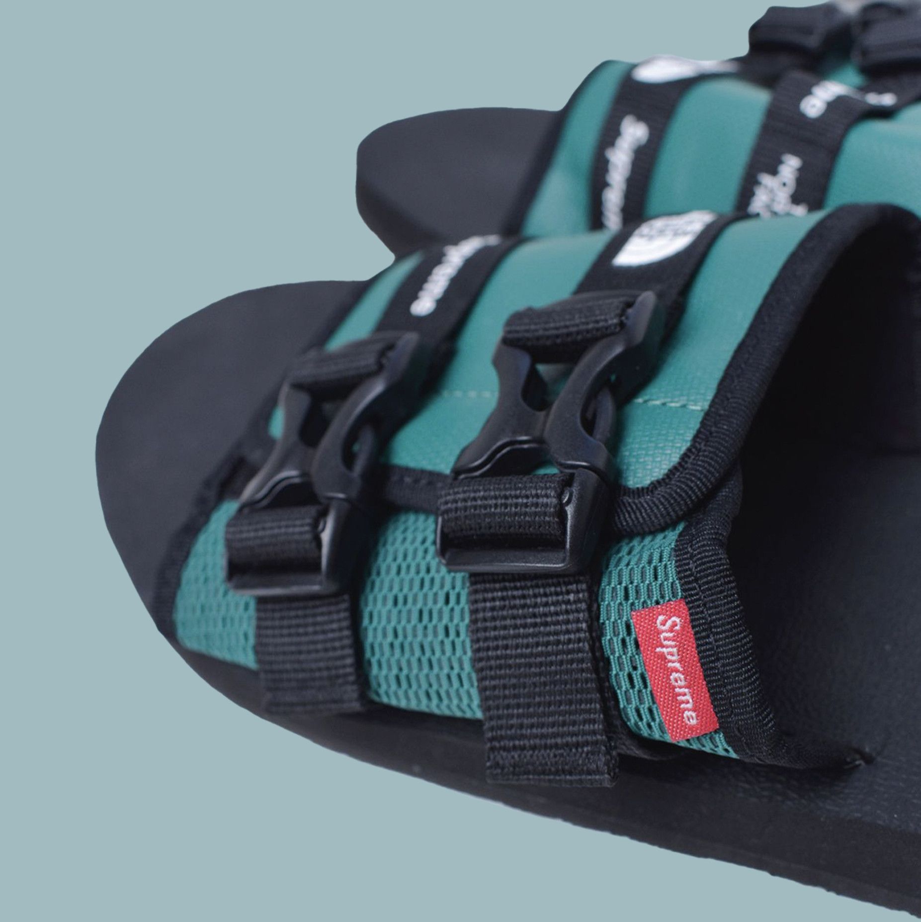 Supreme × The North Face SUPREME x THE NORTH FACE GREEN SANDAL SZ11 Lightly Used Size US 11 / EU 44 - 3 Thumbnail