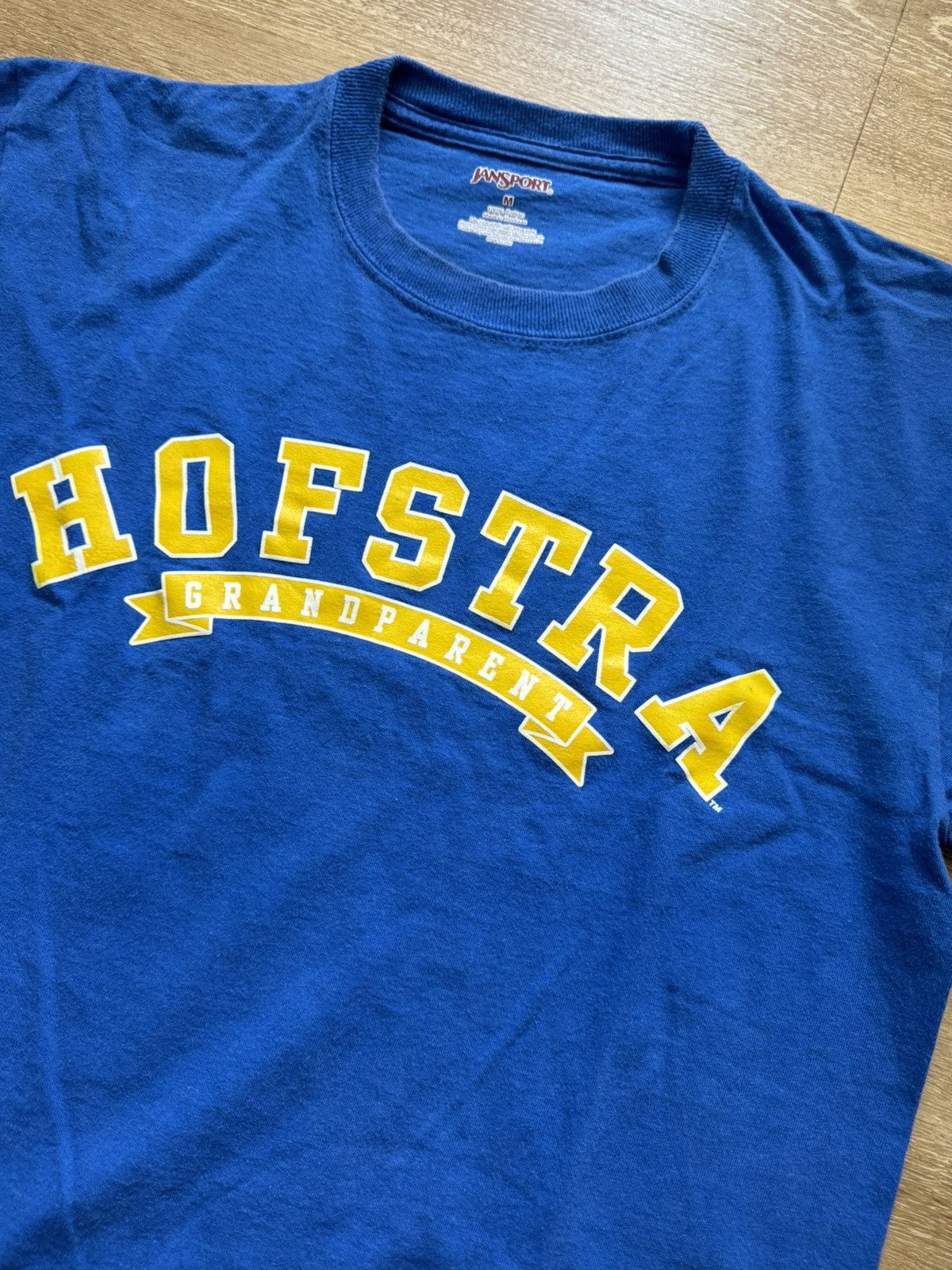 Other 2000s ‘HOFSTRA GRANDPARENT’ Jansport Arc Logo Tee Size US M / EU 48-50 / 2 - 8 Thumbnail