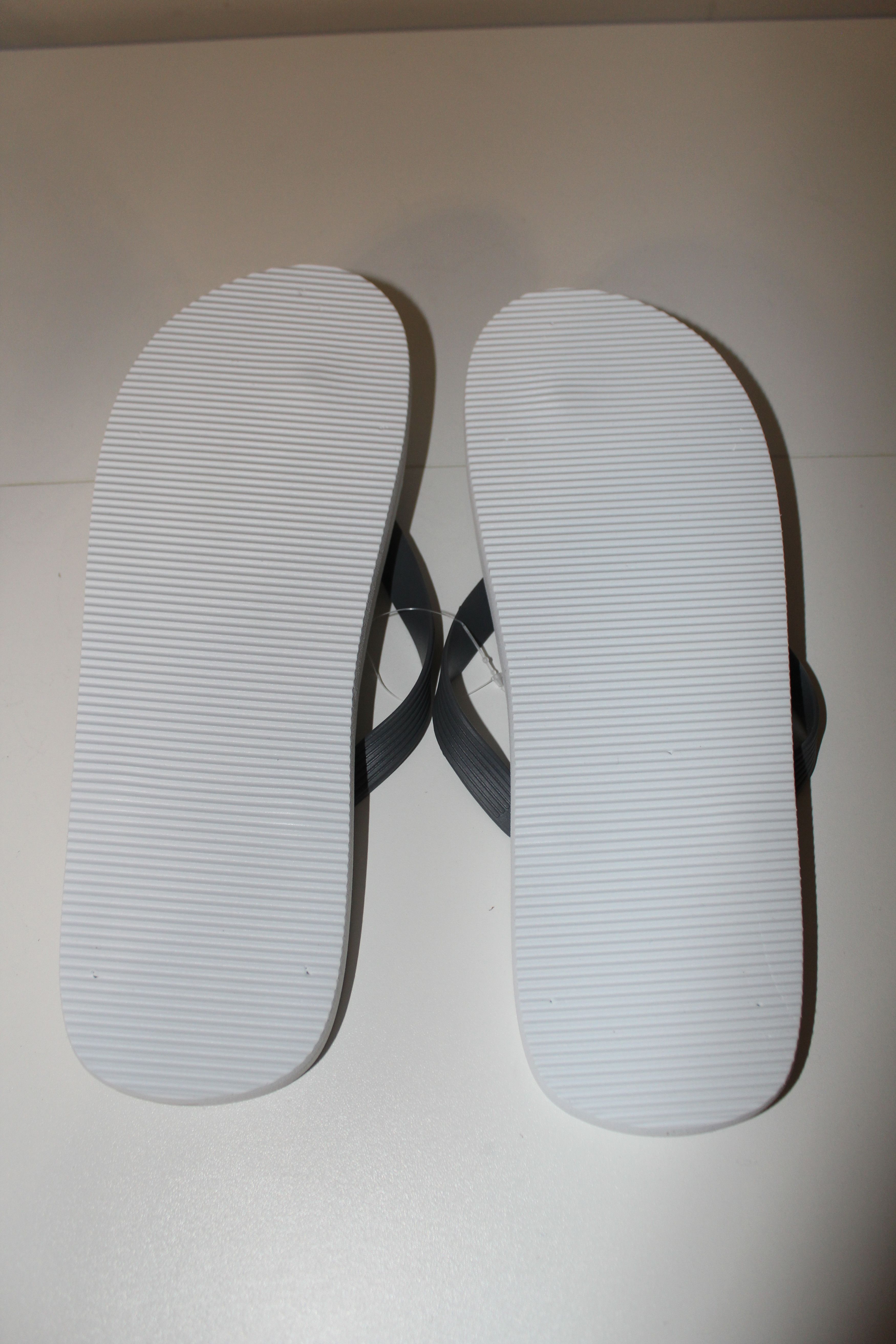 Other Turks & Caicos Grace Bay Club Men’s/Women’s Flip Flops Size US 7 / IT 37 - 3 Thumbnail