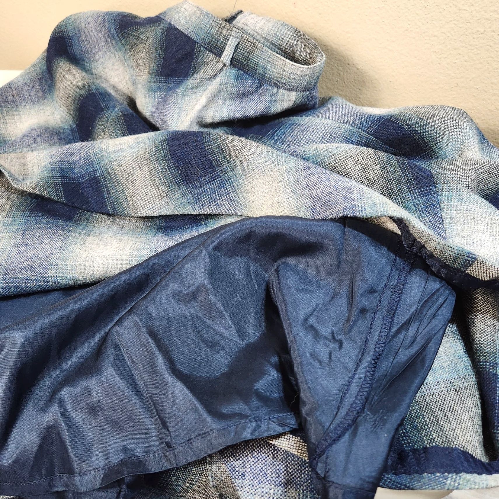 Vintage VINTAGE Panther Skirt Womens Midi Full Wool/Trevira Polyester Blend 80s Plaid High Rise Zip Lined Flare XS Blue Patttern? Size 26" / US 2 / IT 38 - 7 Thumbnail