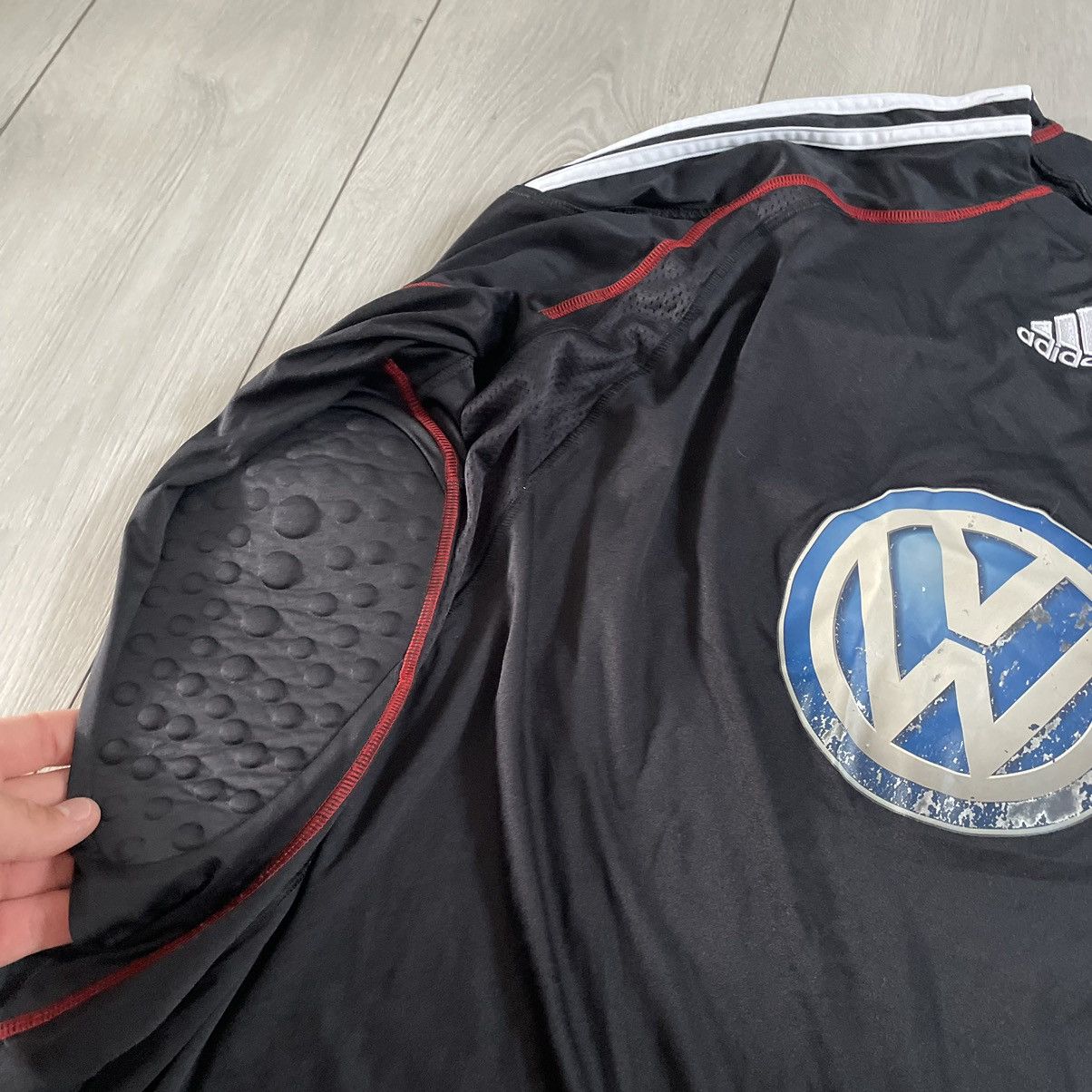 Adidas × Vintage ADIDAS WOLFSBURG 2009 GOALKEEPER LONG SLEEVE JERSEY RICHTER Size US L / EU 52-54 / 3 - 8 Thumbnail