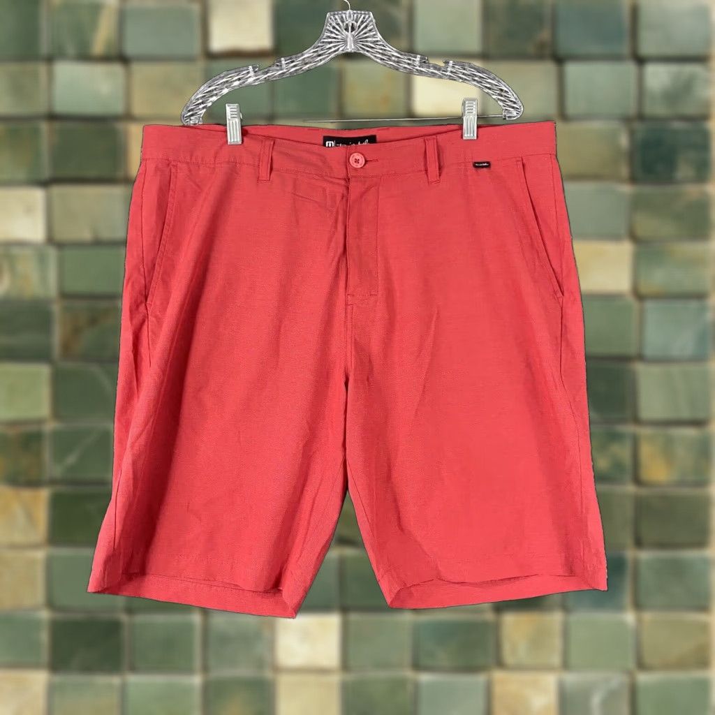 TravisMathew Travis Mathew Red Chino Shorts Mens 40 Regular Size US 40 / EU 56 - 1 Thumbnail