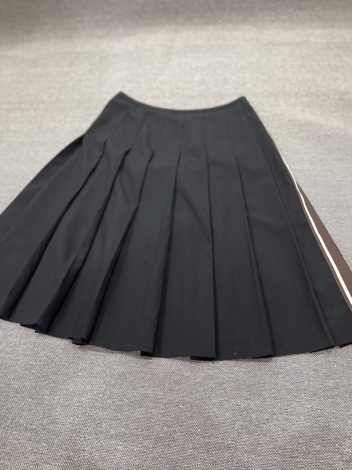 Comme des Garcons Robe de Chambre Comme des Garcons Black Wool Pleated Skrit Size 28" / US 6 / IT 42 - 6 Thumbnail