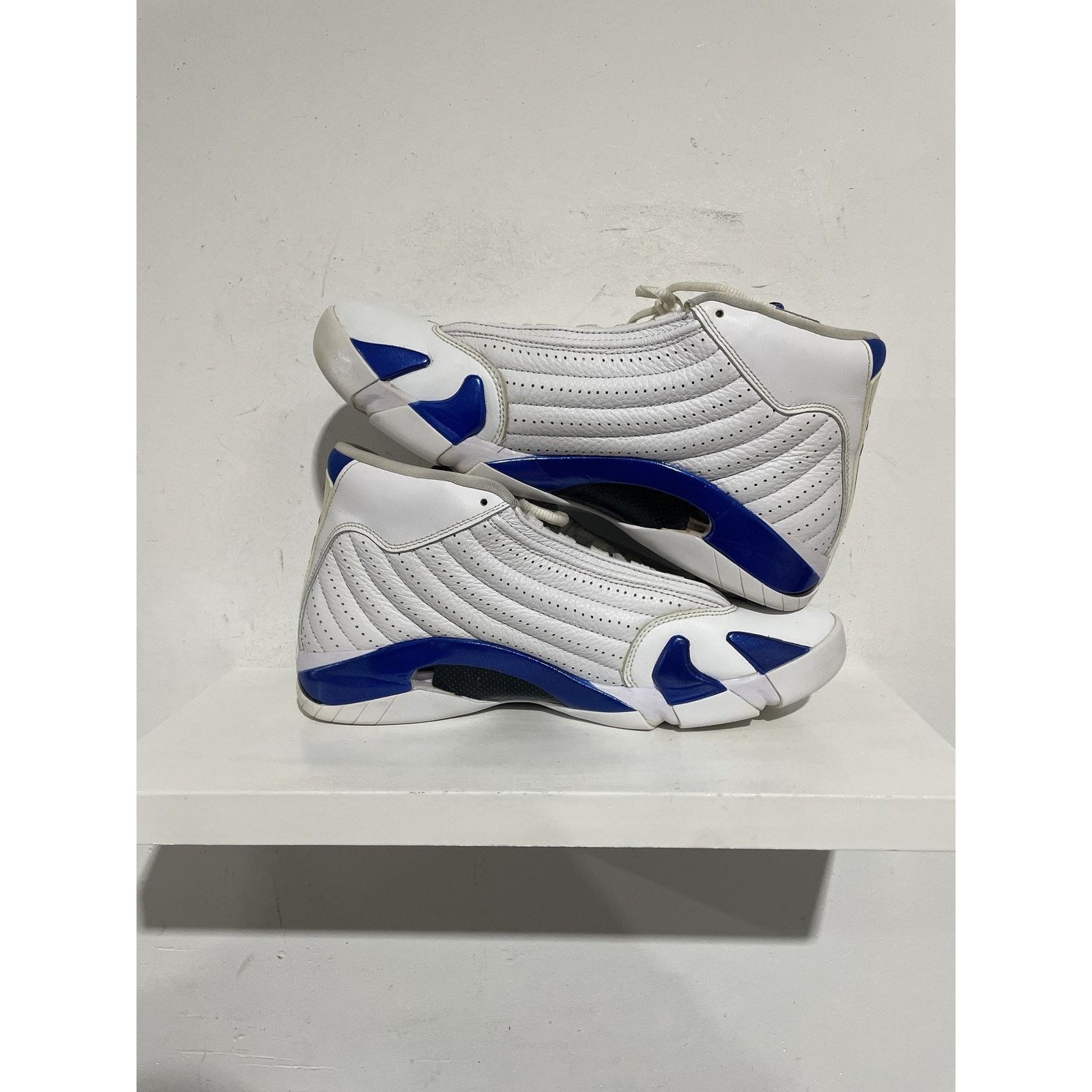 Nike NIKE JORDAN 14 WHITE HYPER ROYAL SIZE 10 PREOWNED Size US 10 / EU 43 - 2 Thumbnail