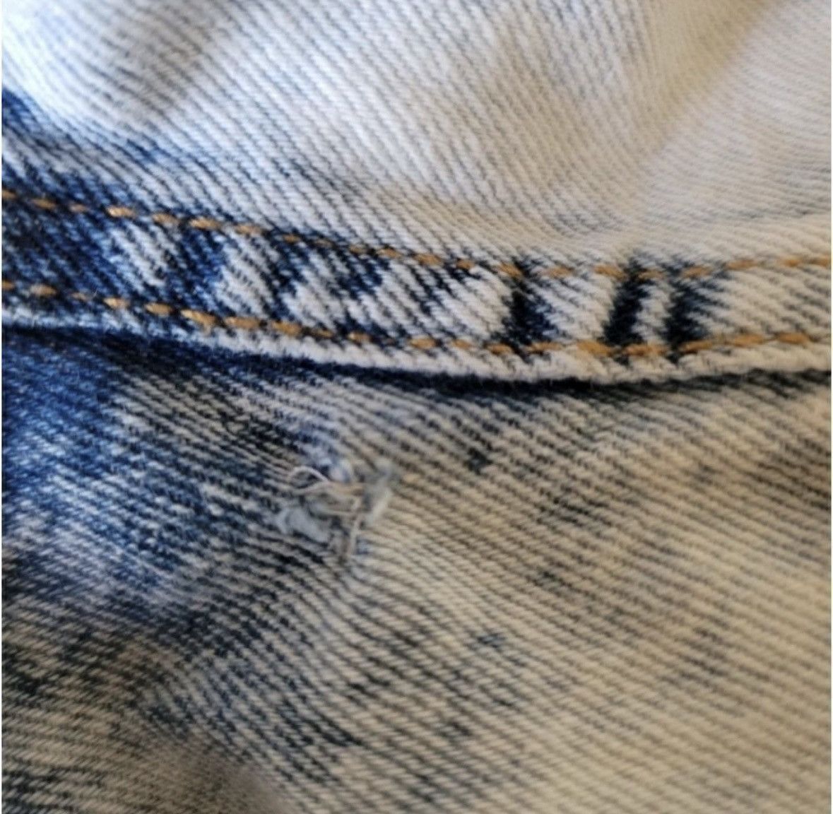 H&M Bugs bunny looney tunes acid wash Jean shorts cartoon Size 28" / US 6 / IT 42 - 10 Thumbnail
