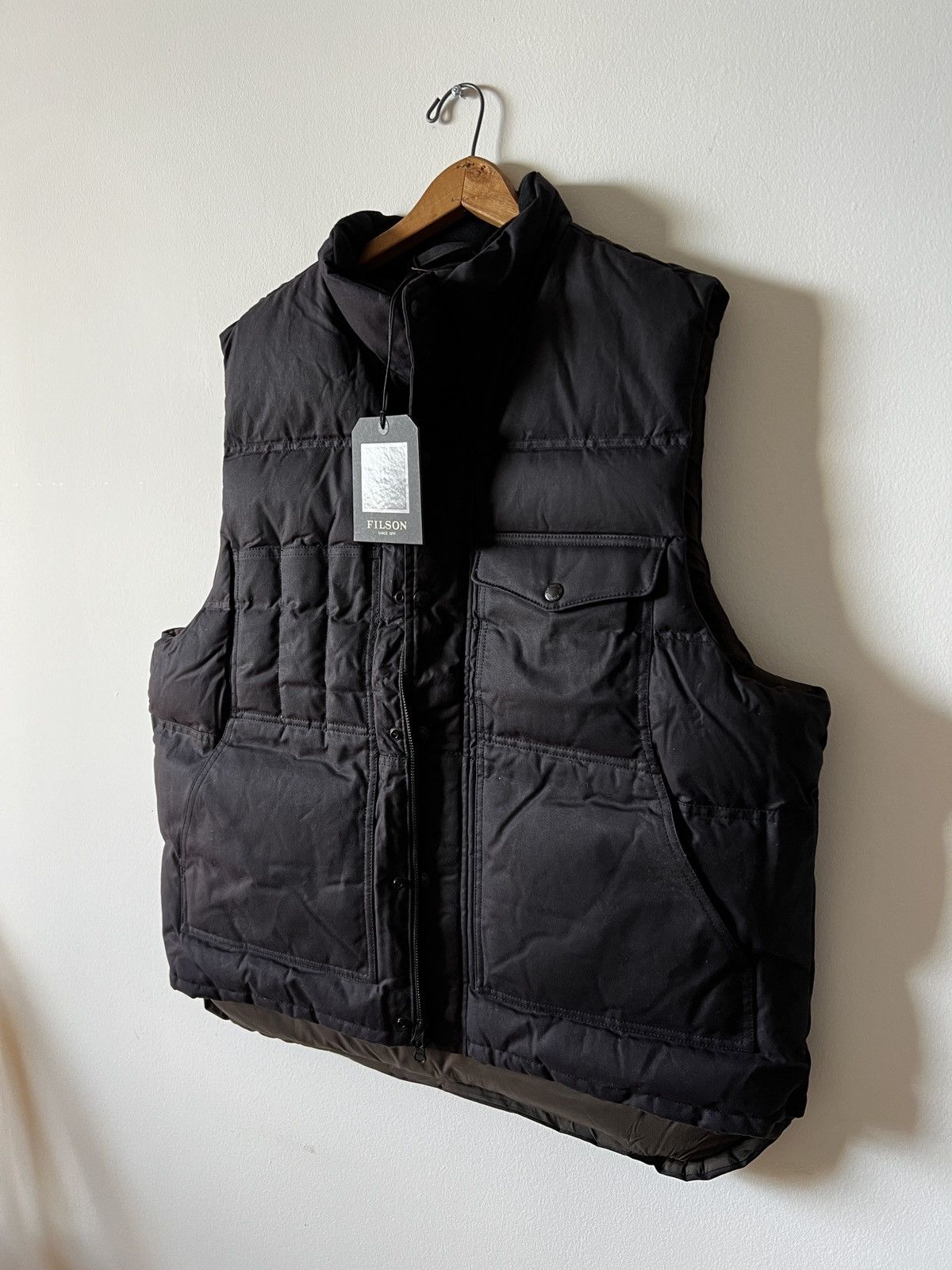 image of Filson Down Cruiser Vest XL in Navy, Men's