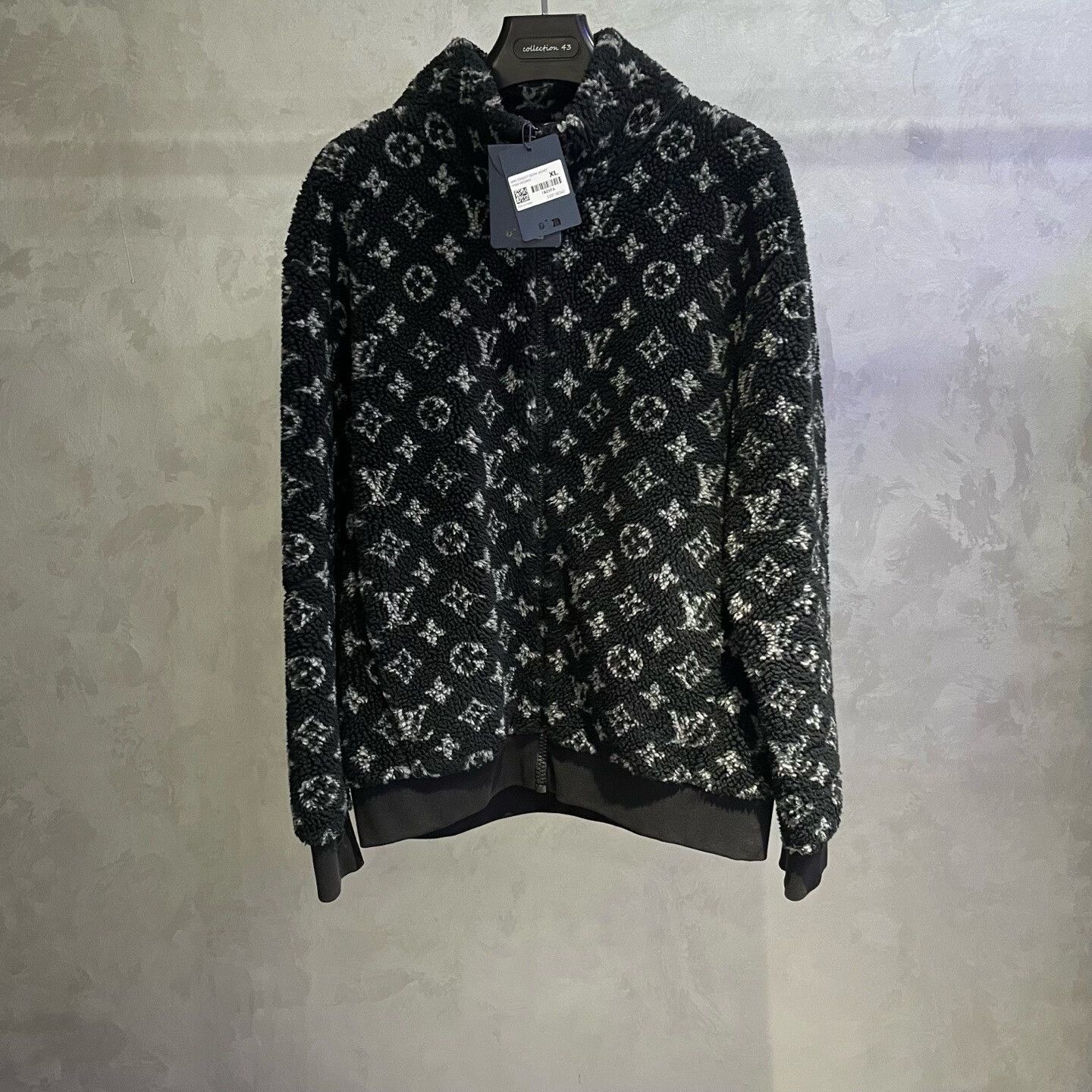Louis Vuitton Louis Vuitton Fleece Black Hoodie xl Men Size US XL / EU 56 / 4 - 1 Thumbnail