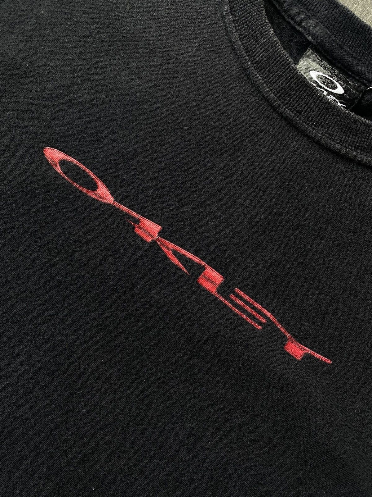 Oakley × Vintage Vintage 00’s Oakley Center SpellOut Tee Size US M / EU 48-50 / 2 - 4 Thumbnail