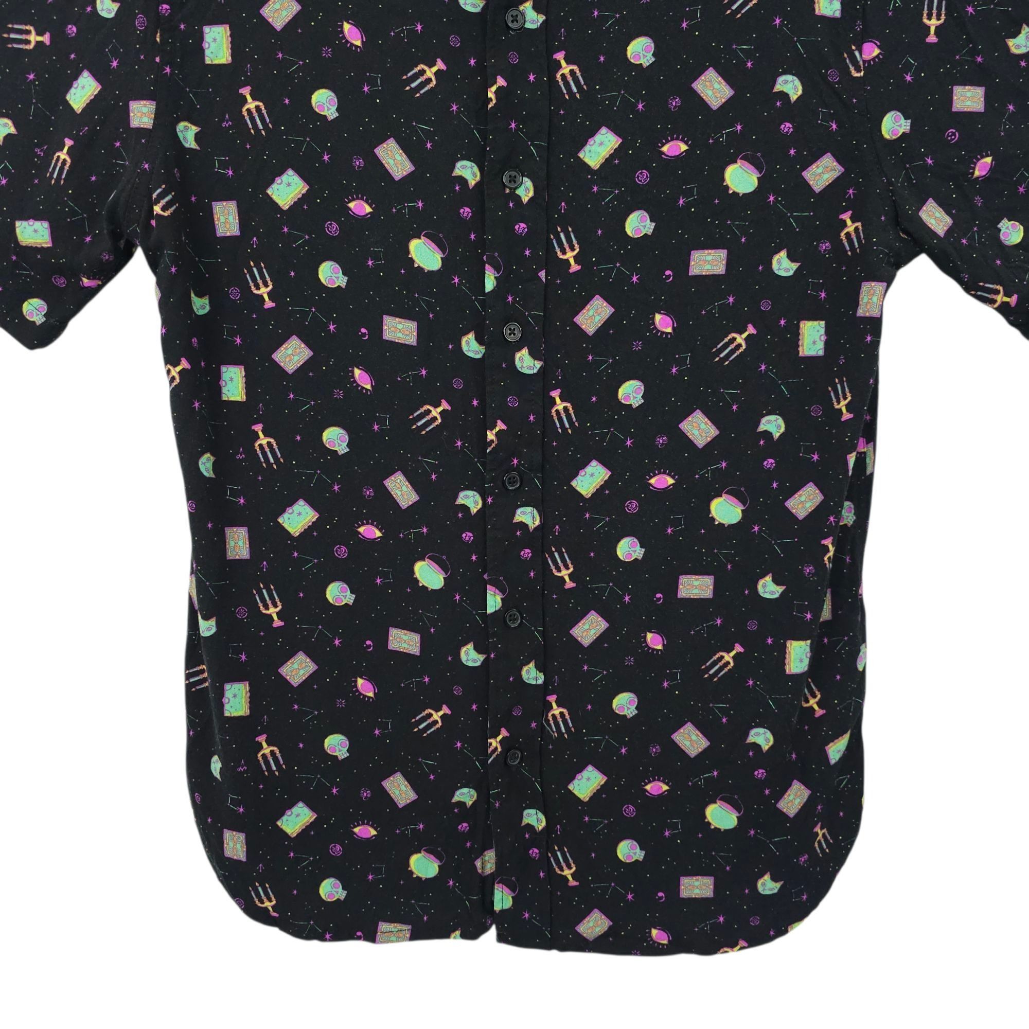 Disney Disney Hocus Pocus Button Front Woven Shirt Adult M Size US M / EU 48-50 / 2 - 9 Thumbnail
