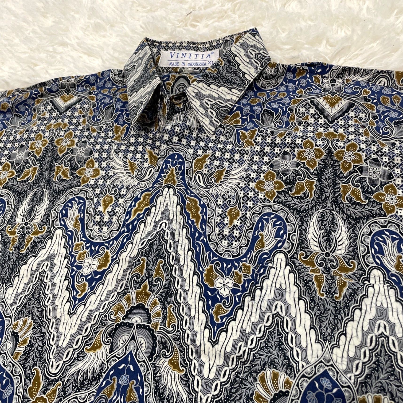 Vintage Vtg VINITIA Celestial Hidden Button Shirt Men XL 16.5 Blue Tribal Geometry Print Shirt Size US XL / EU 56 / 4 - 4 Thumbnail